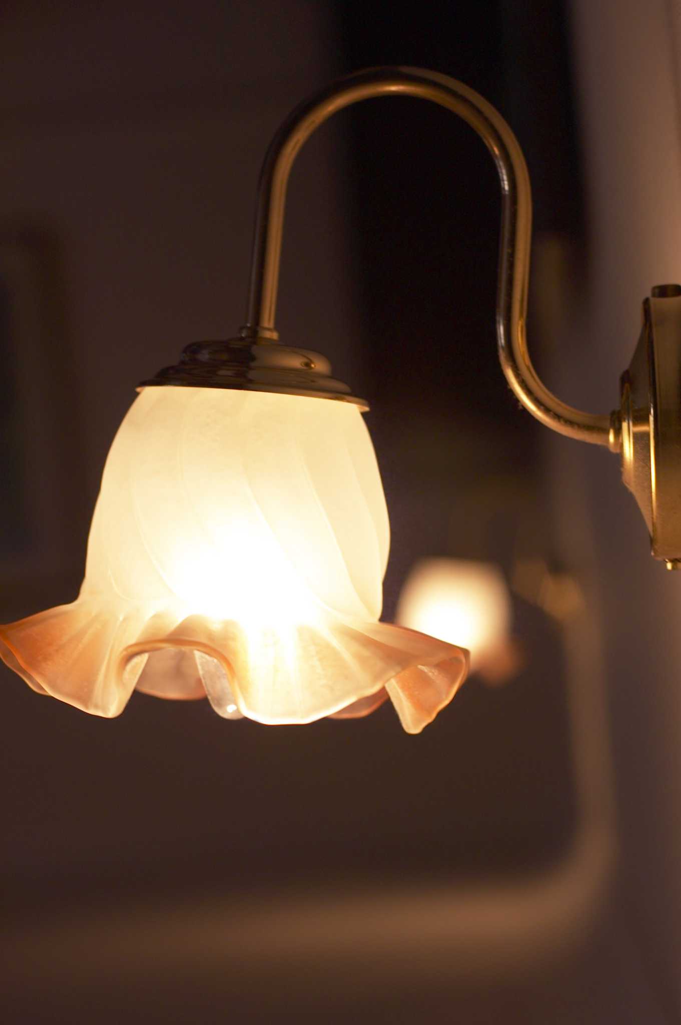 How Do I Replace a Wall Mounted Light Fixture?