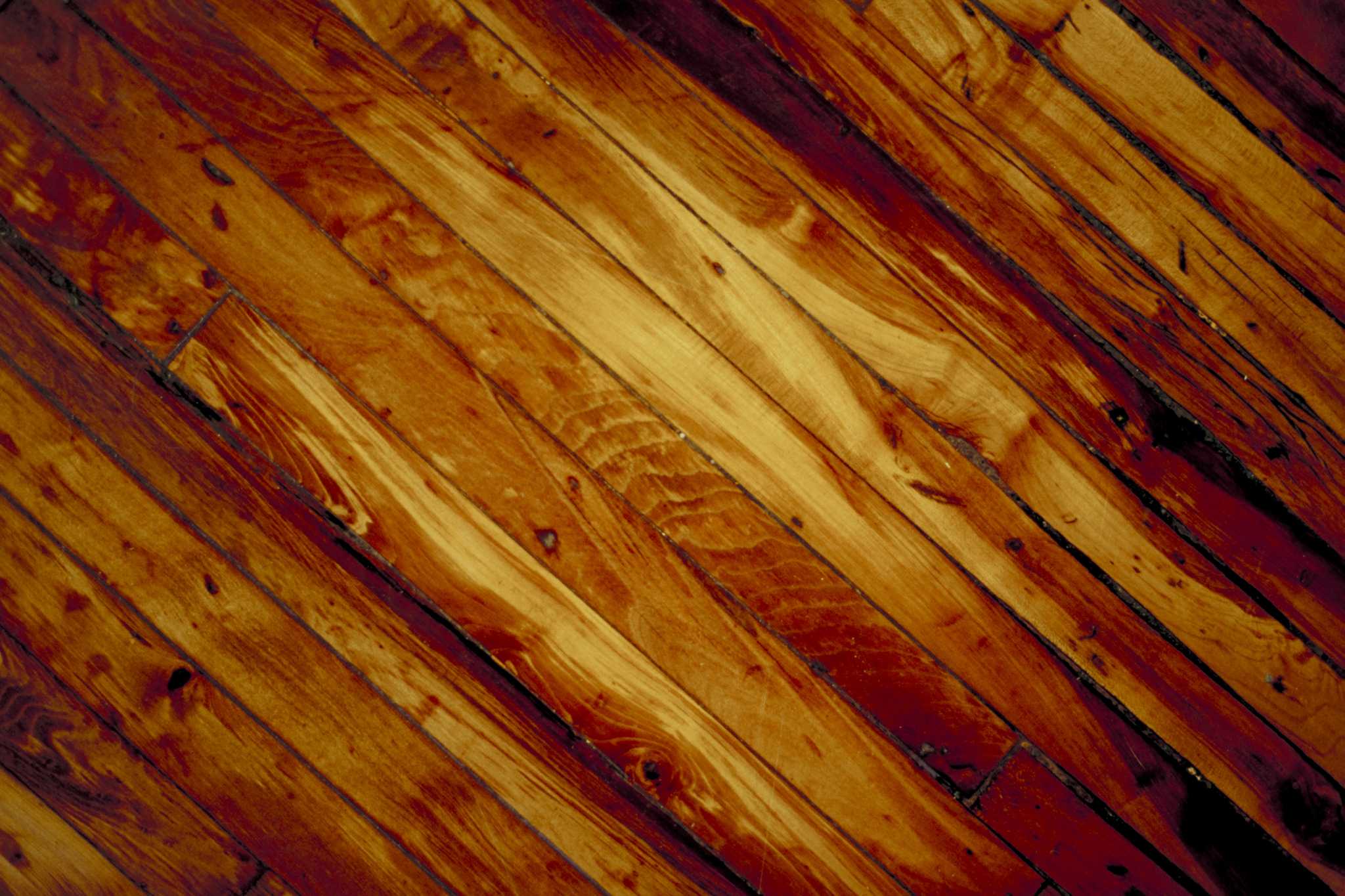 How to Replace Wooden Floorboards