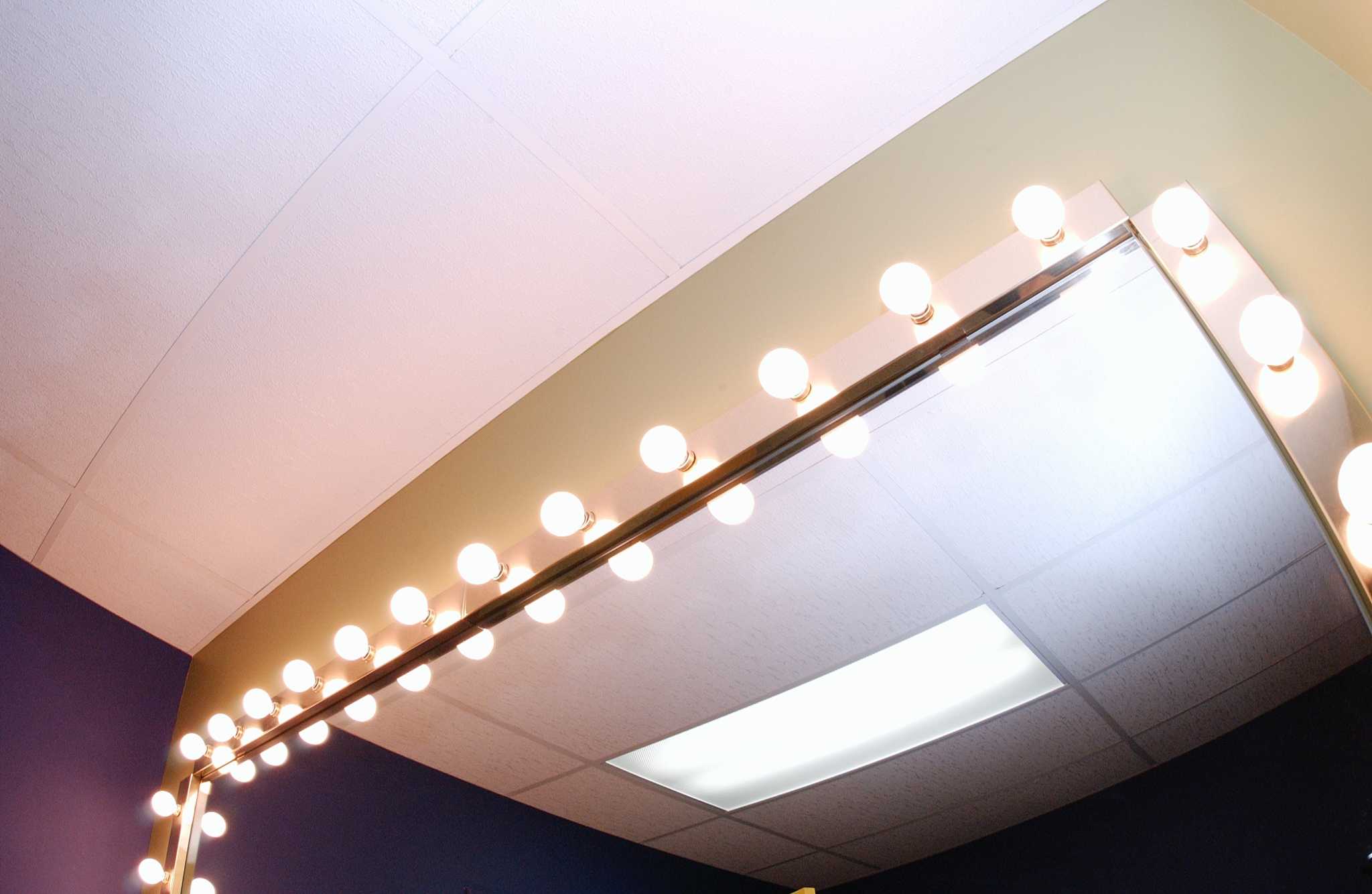 How to Reuse Old Wall Mirrors