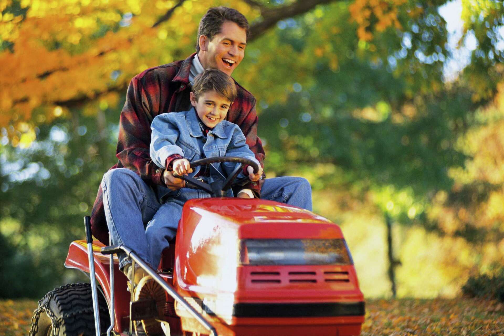 Why Do Lawn Mowers Backfire: Causes and Easy Fixes Explained