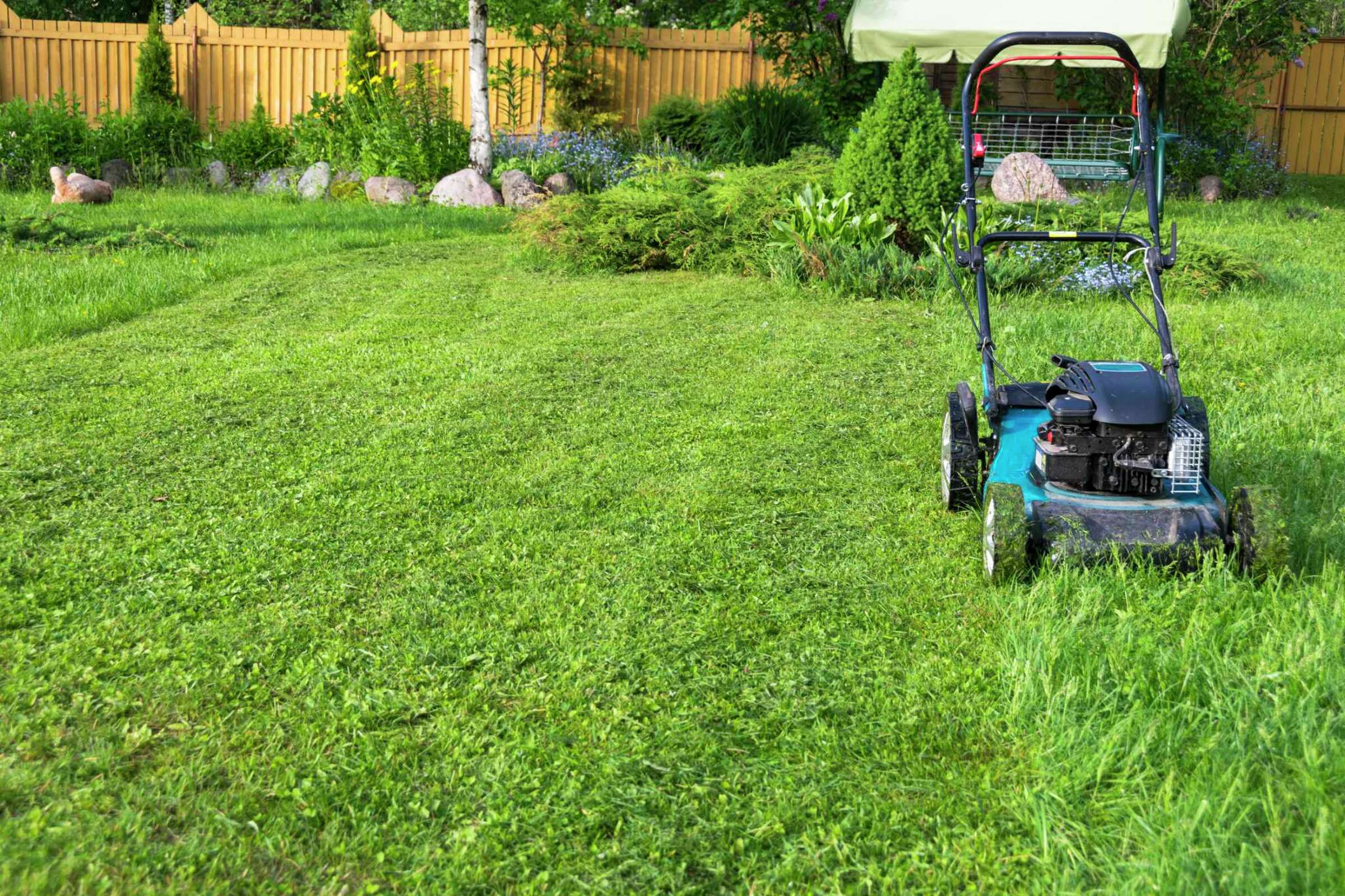How Long Should a Lawnmower Last?