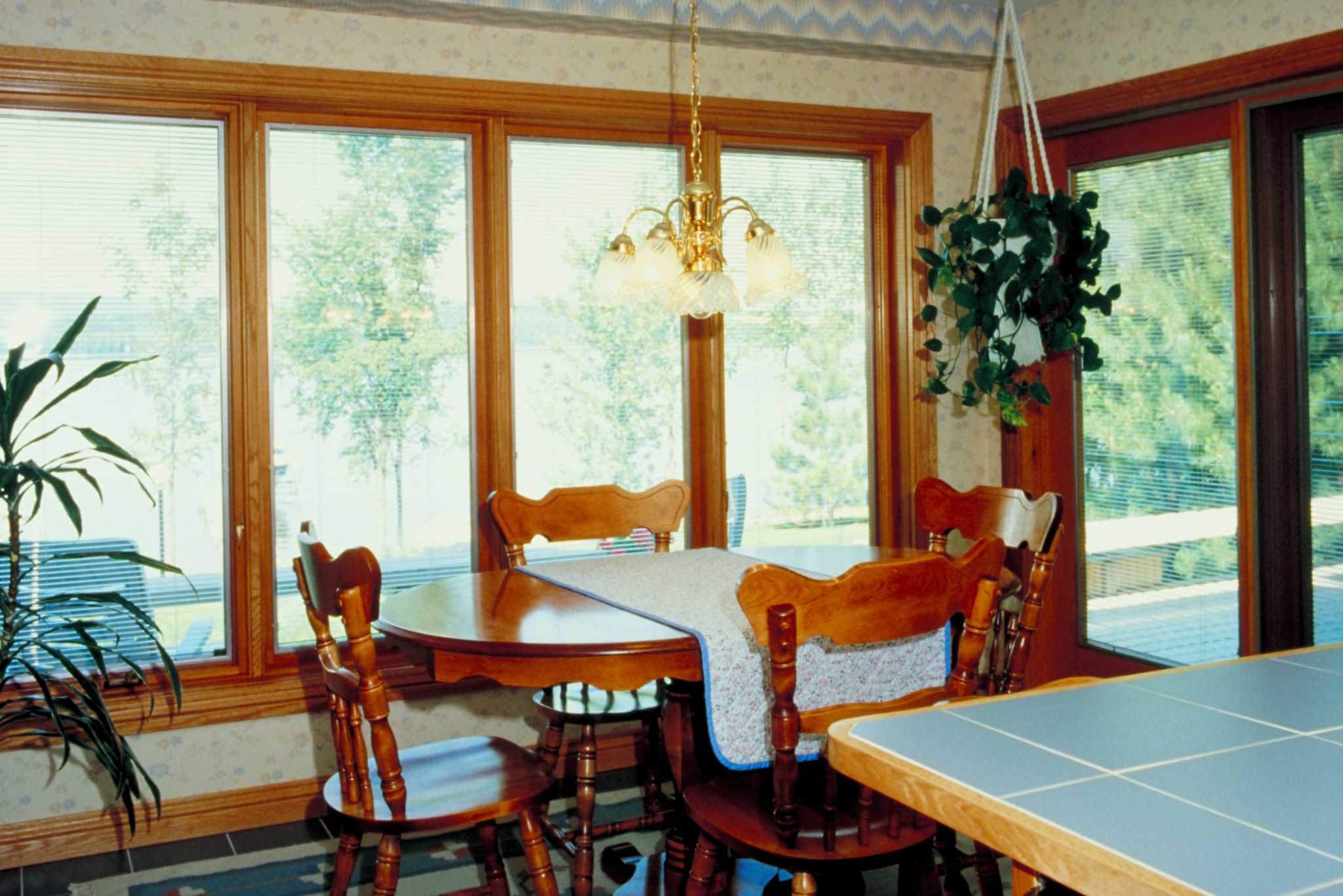 How to Lay Bullnose Tile on a Countertop