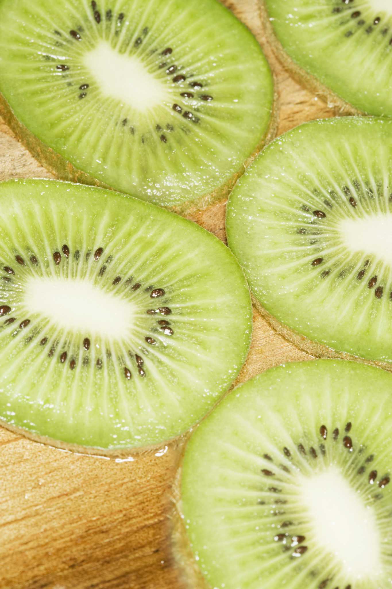How to Ripen Kiwi Off the Tree