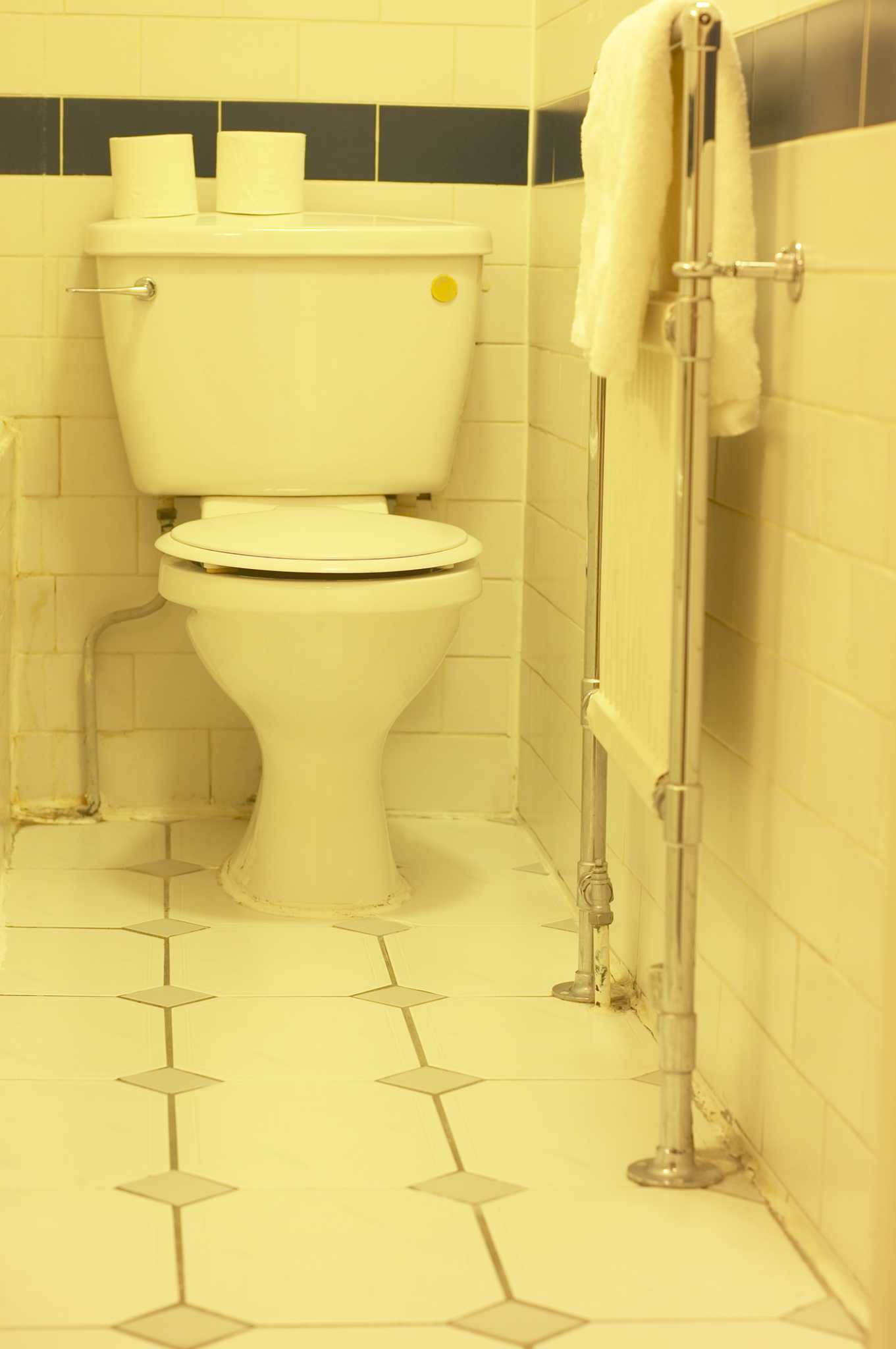 How to Lay Porcelain Tile on an Uneven Bathroom Floor