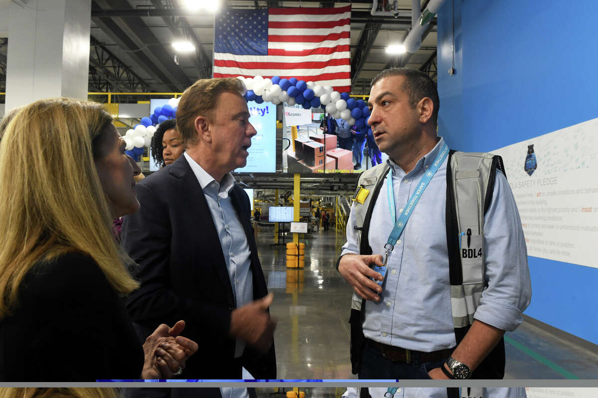 Amazon CT warehouse hiring 1,500 additional workers this year