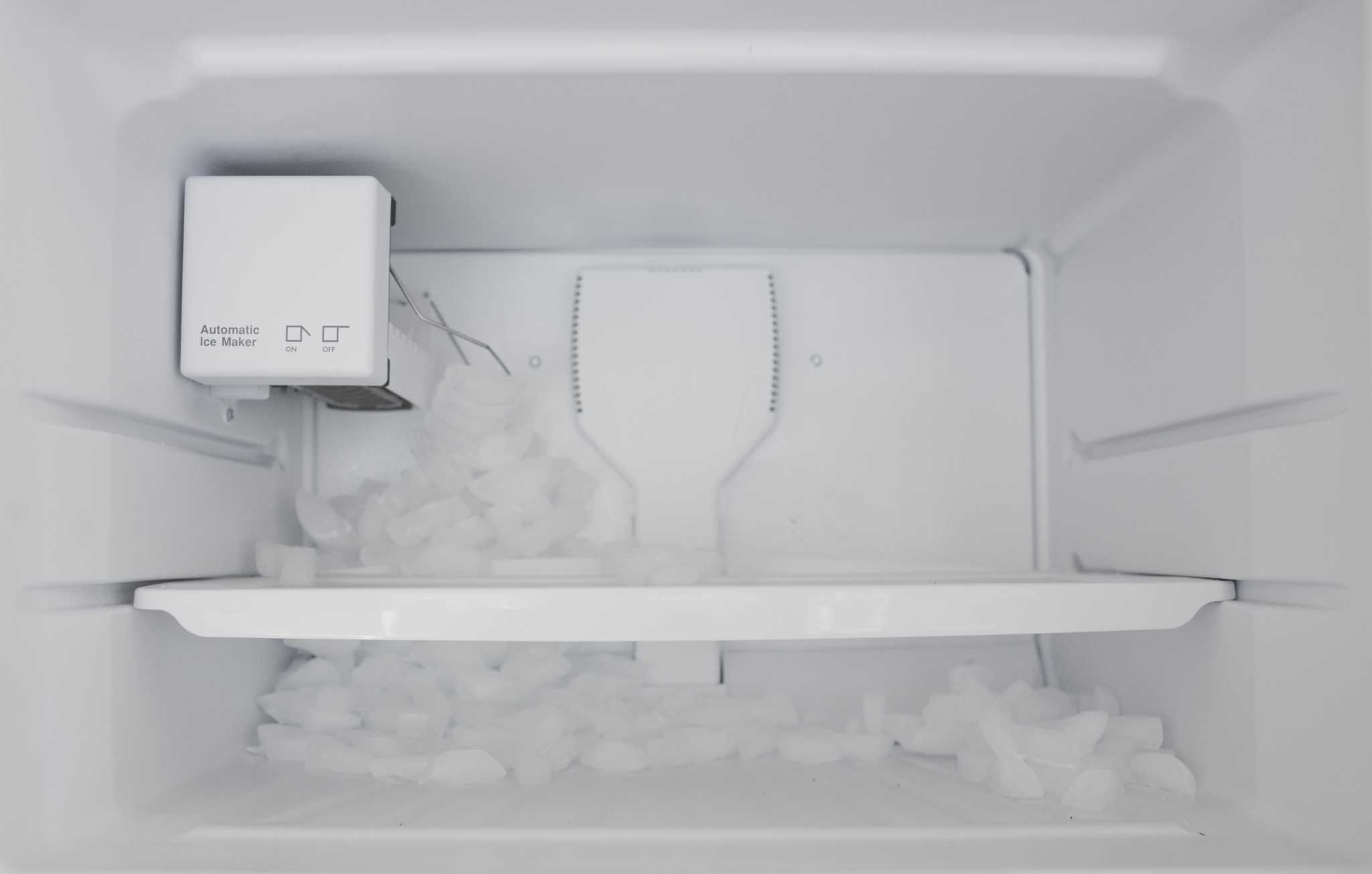 Tips To Make Sure the Ice in Your Freezer is Clean - Health Beat