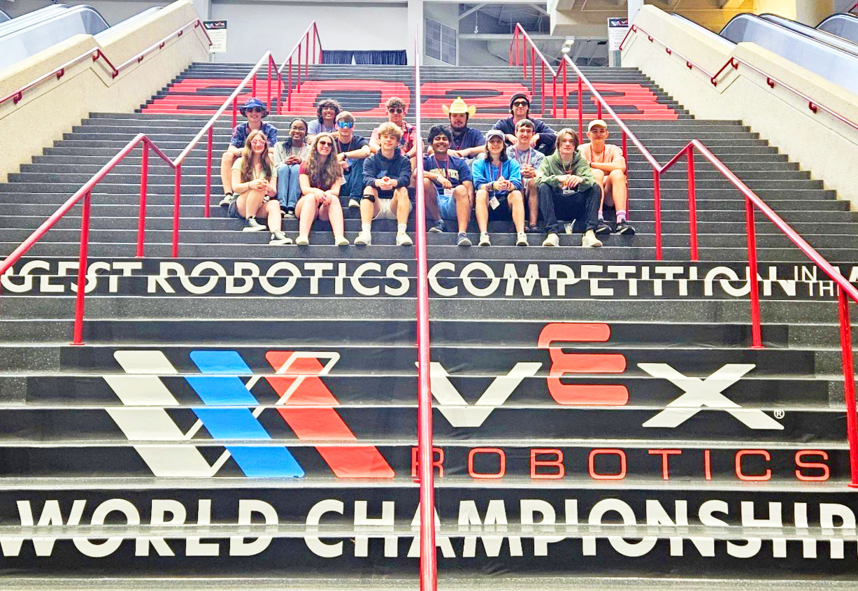 Middletown students compete in Vex Robotics World Championship