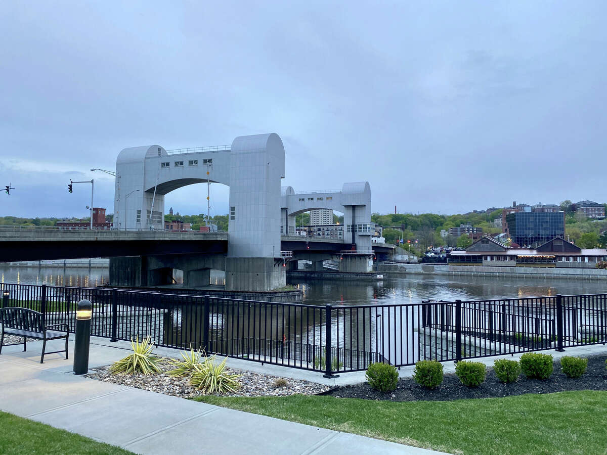 Sea Smoke in Green Island has grown into its ambition, location