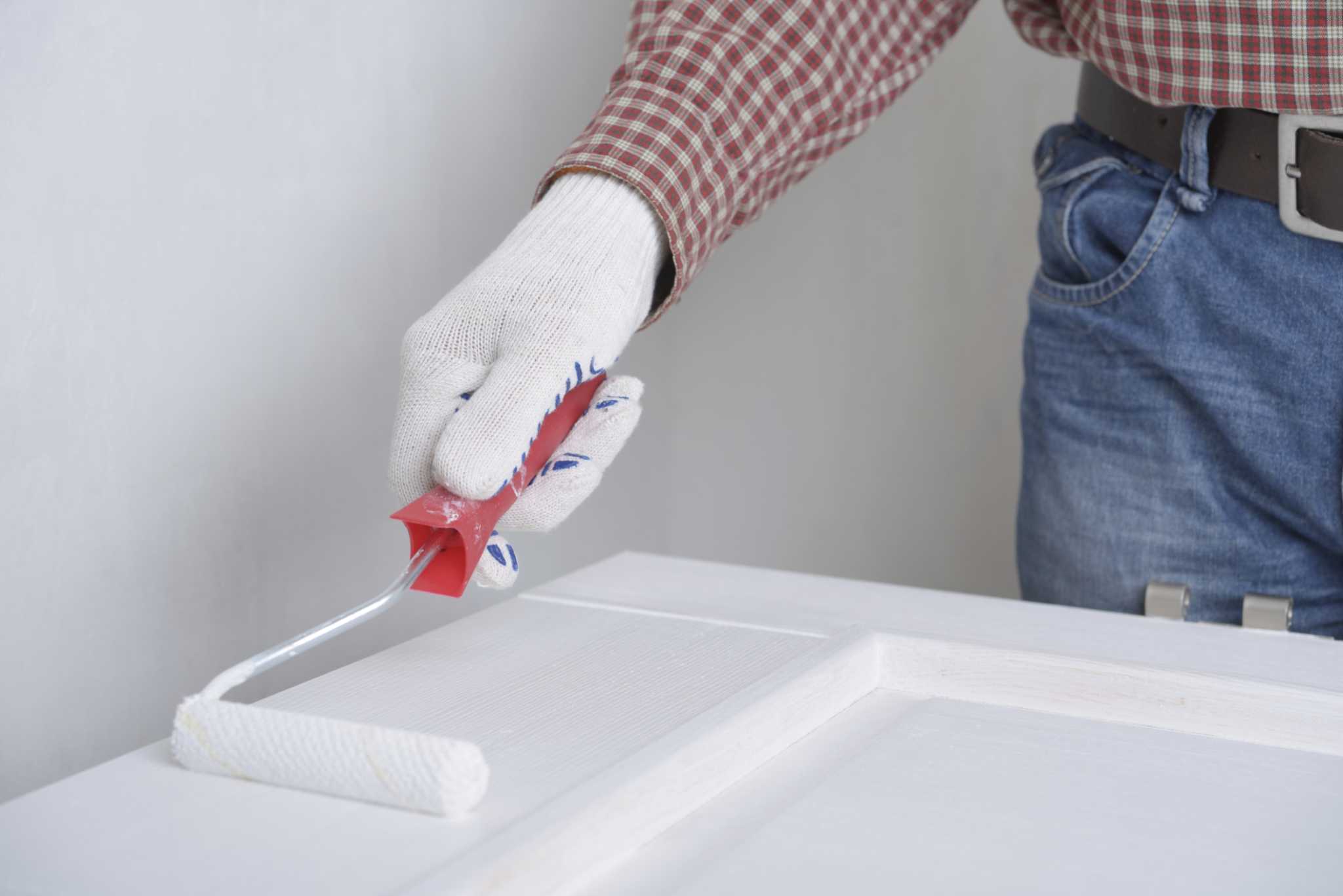 Semi Gloss vs. High Gloss Enamel Paint for Interior Doors