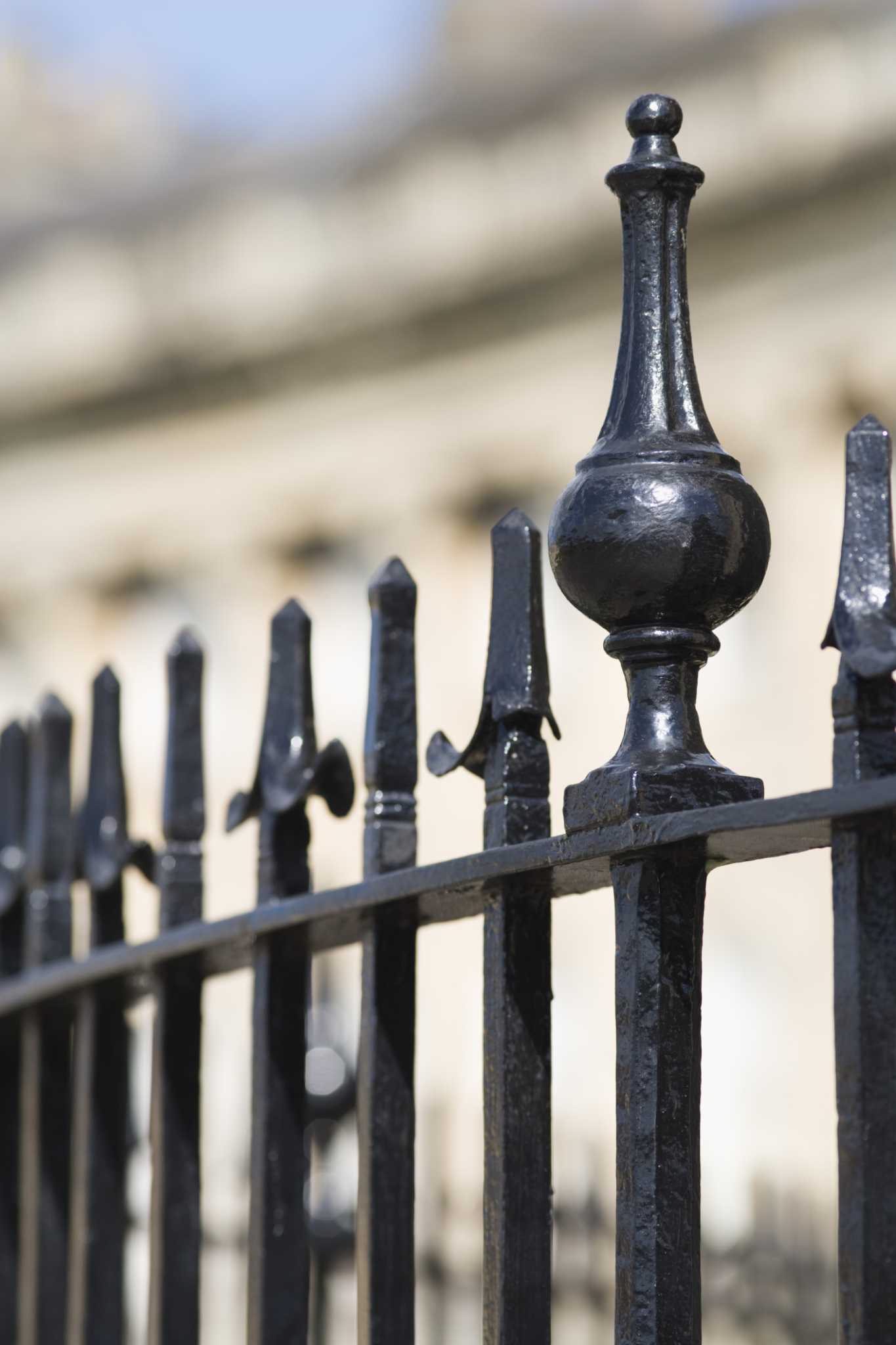 How to Maintain Iron Fences