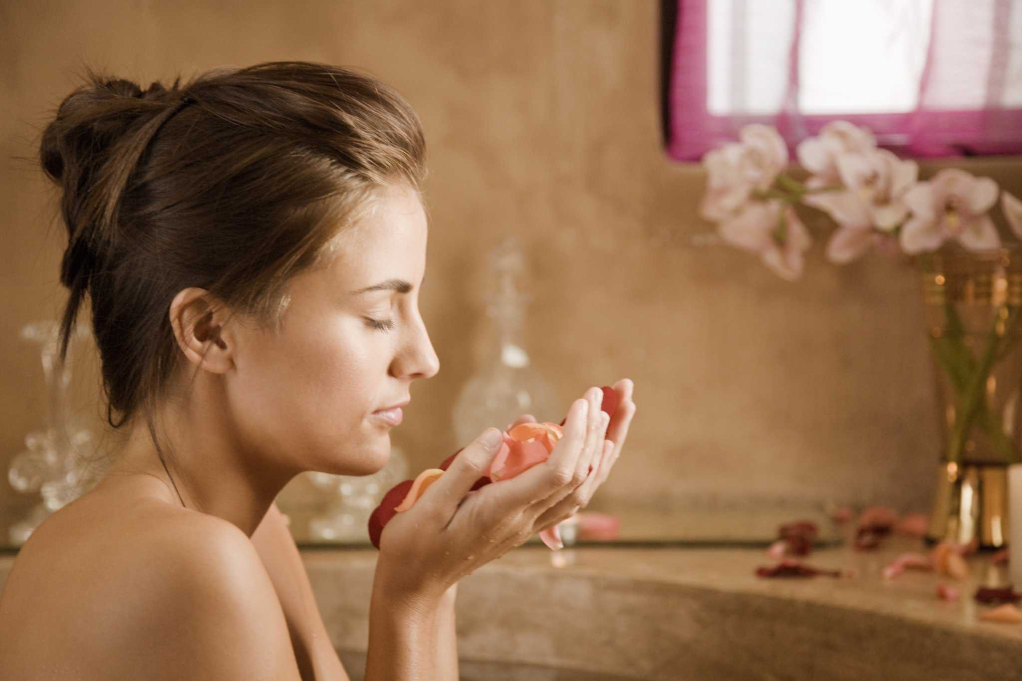 How to Make an Apartment Smell Good Cheaply