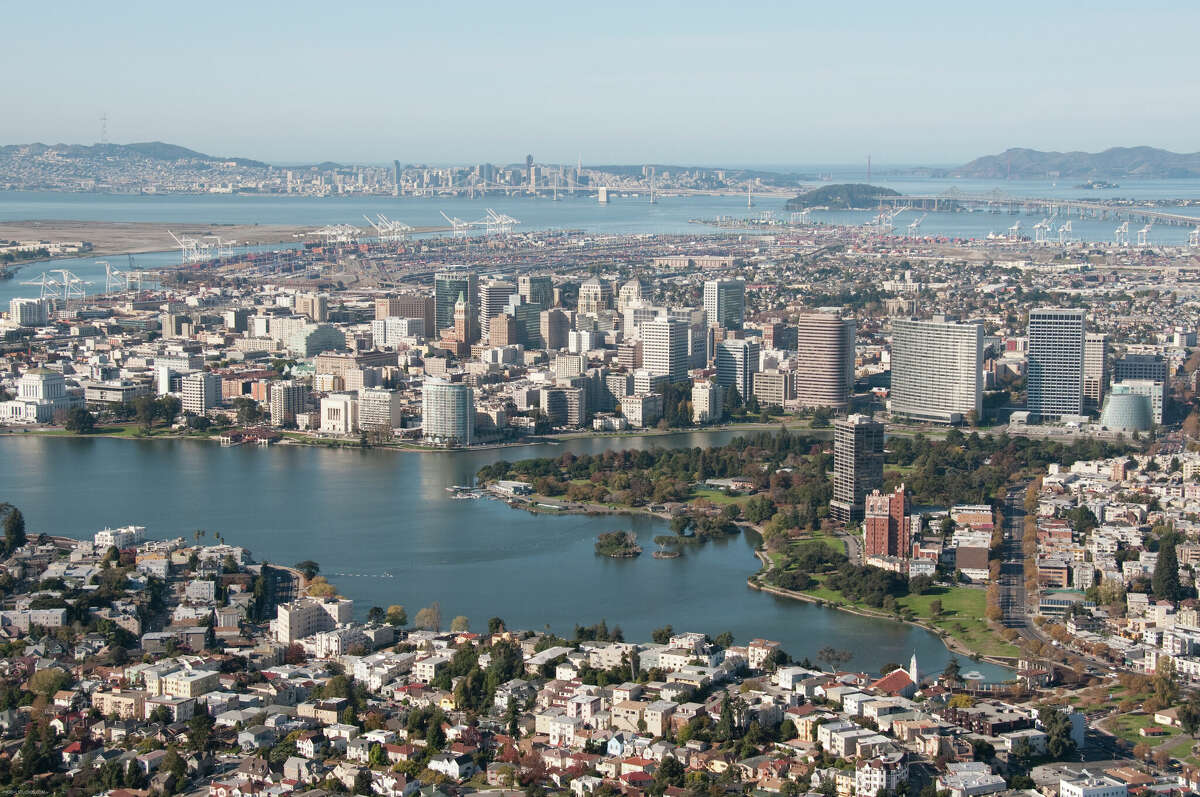 Oakland+Shocked+by+Sudden+Appearance+of+Giant+Avocado+in+Lake+Merritt