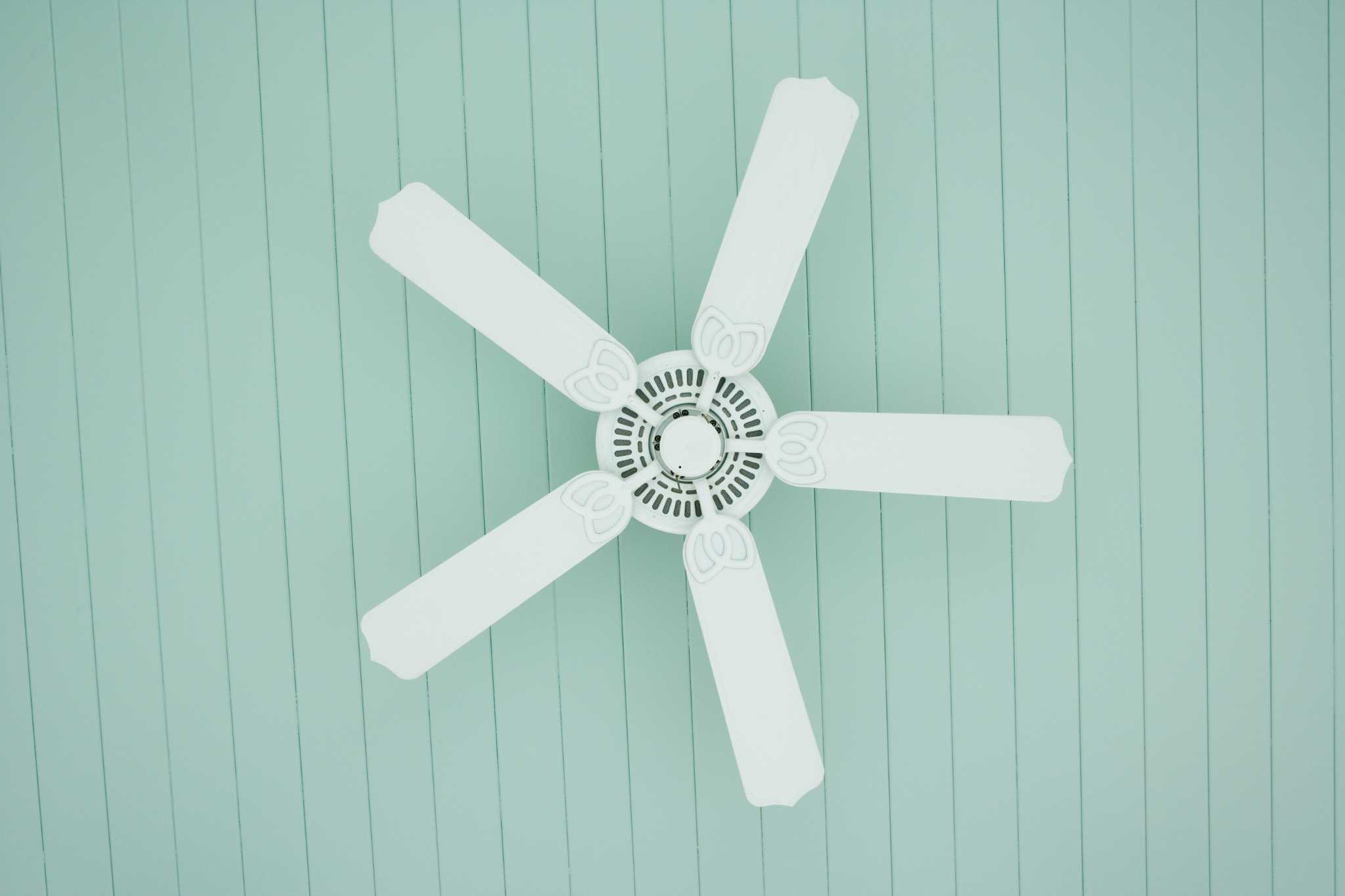 Air Conditioner Ceiling Fan Together
