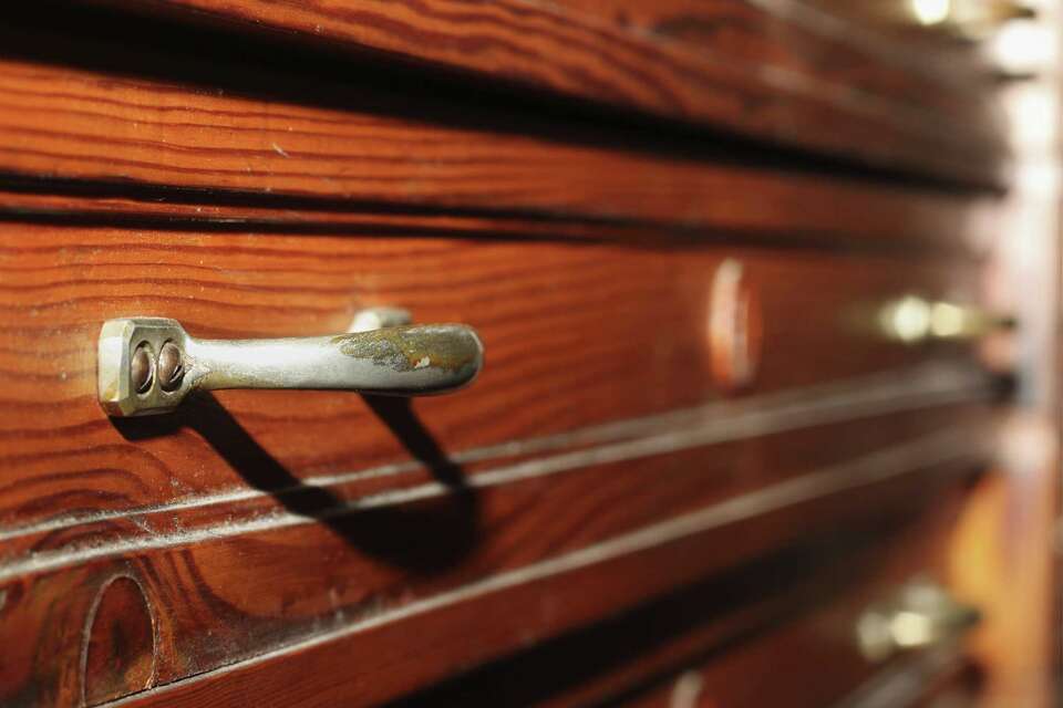 Simple Instructions on How to Apply Fabric to Wood Furniture