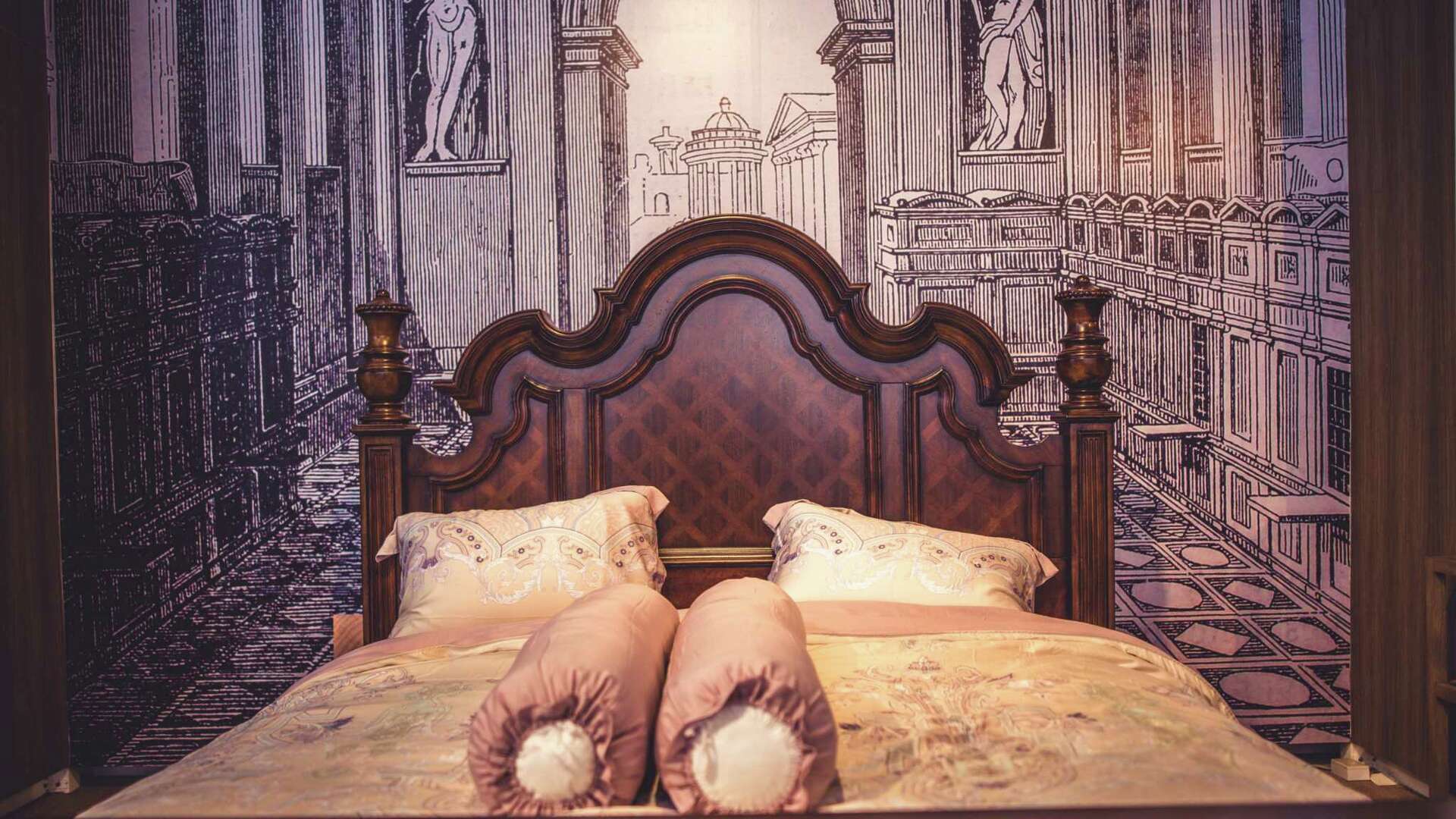 What Size Room Can Hold a Queen-Size Bed?