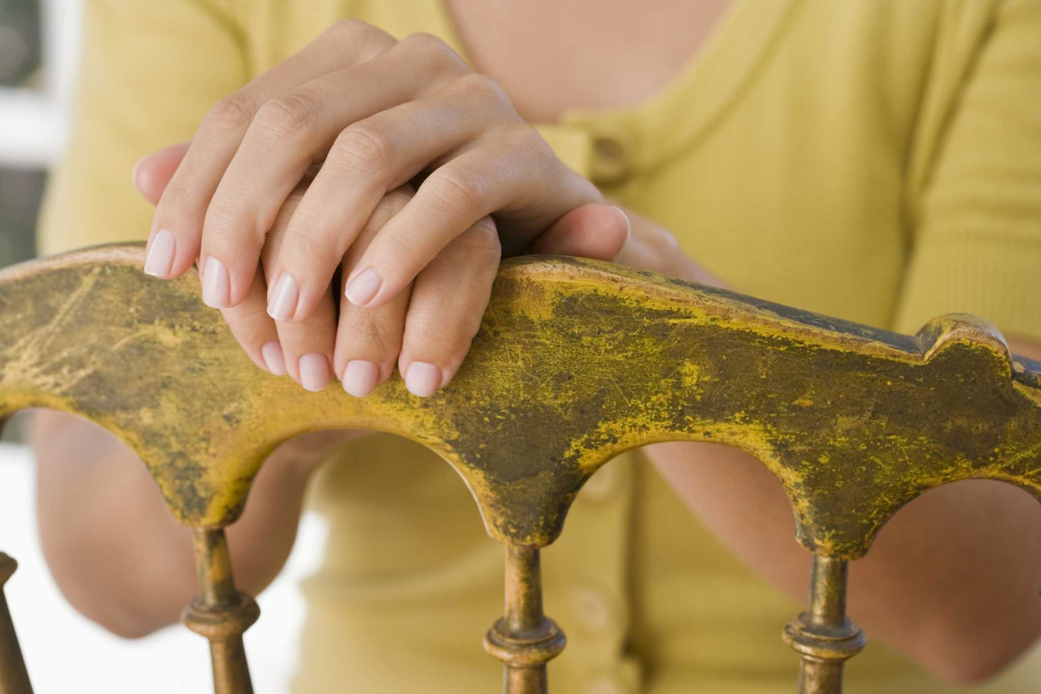 How to Make Tinted Glaze for Furniture