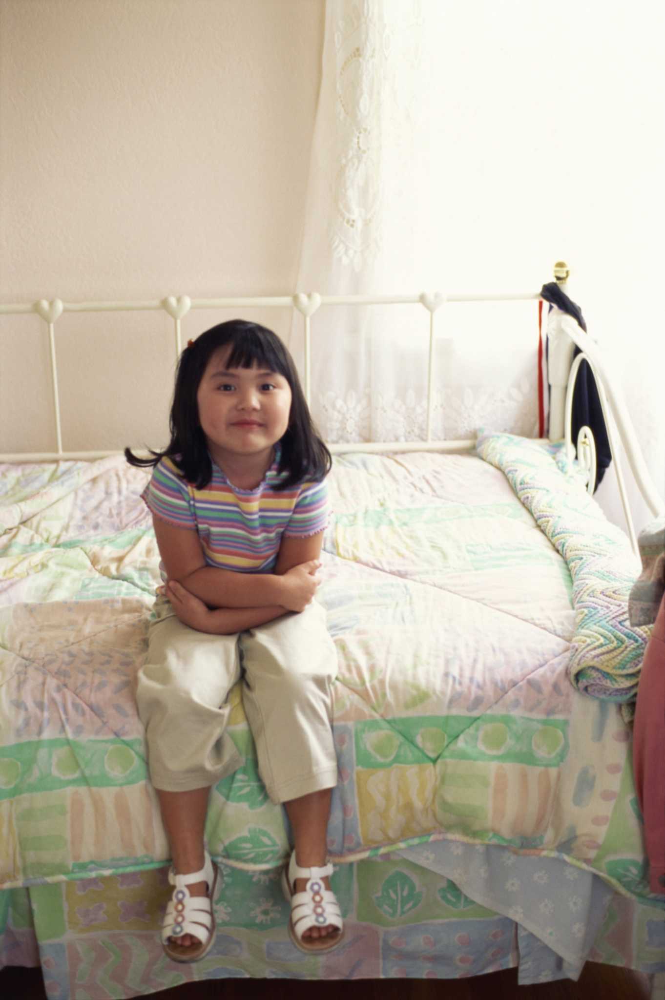 How to Make a Twin Quilt Into a Daybed Cover