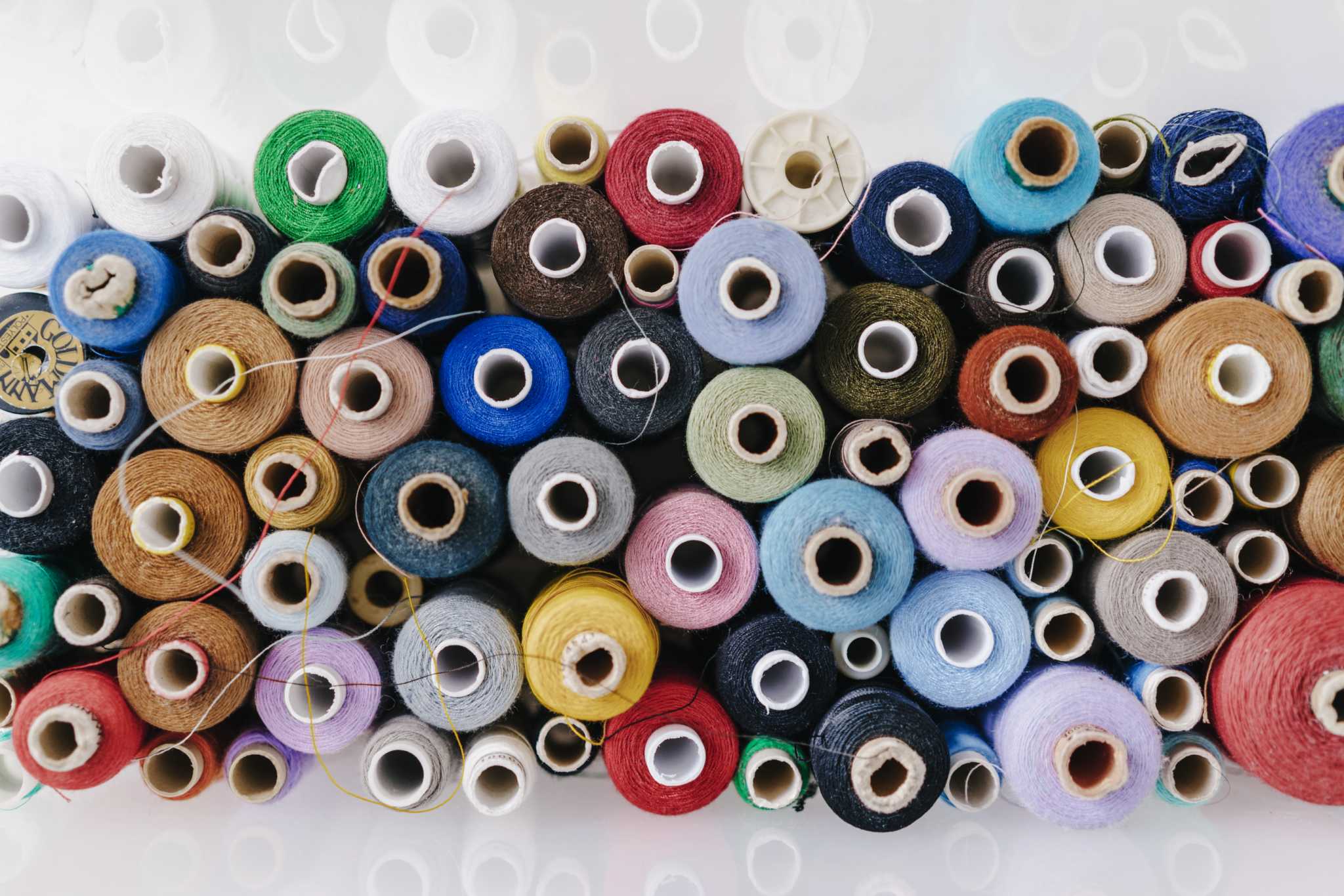 How Many Yards of Fabric Are Needed to Make a Queen Size Comforter?