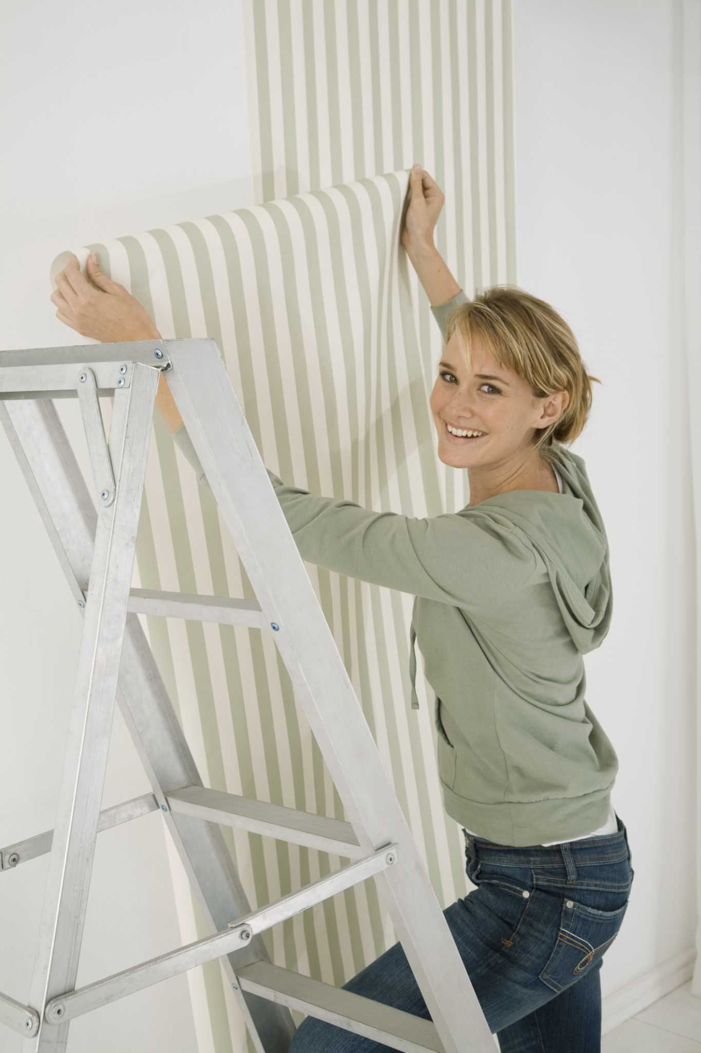 How to Measure Rooms for Wallpaper