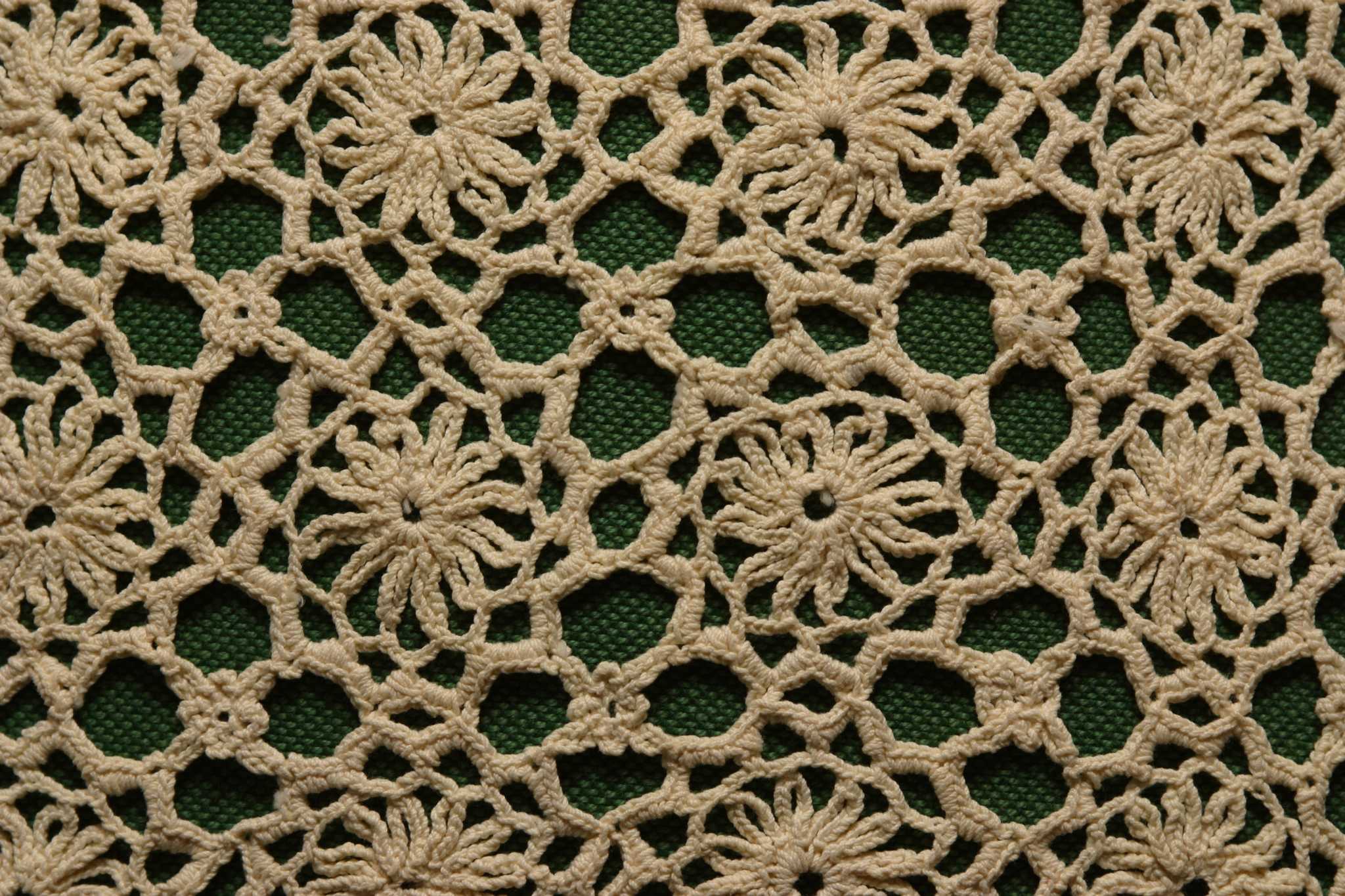 Crochet Doilies Lace Fabric Stiffening Spray Coats Bows Stiffener Stiffen  8oz