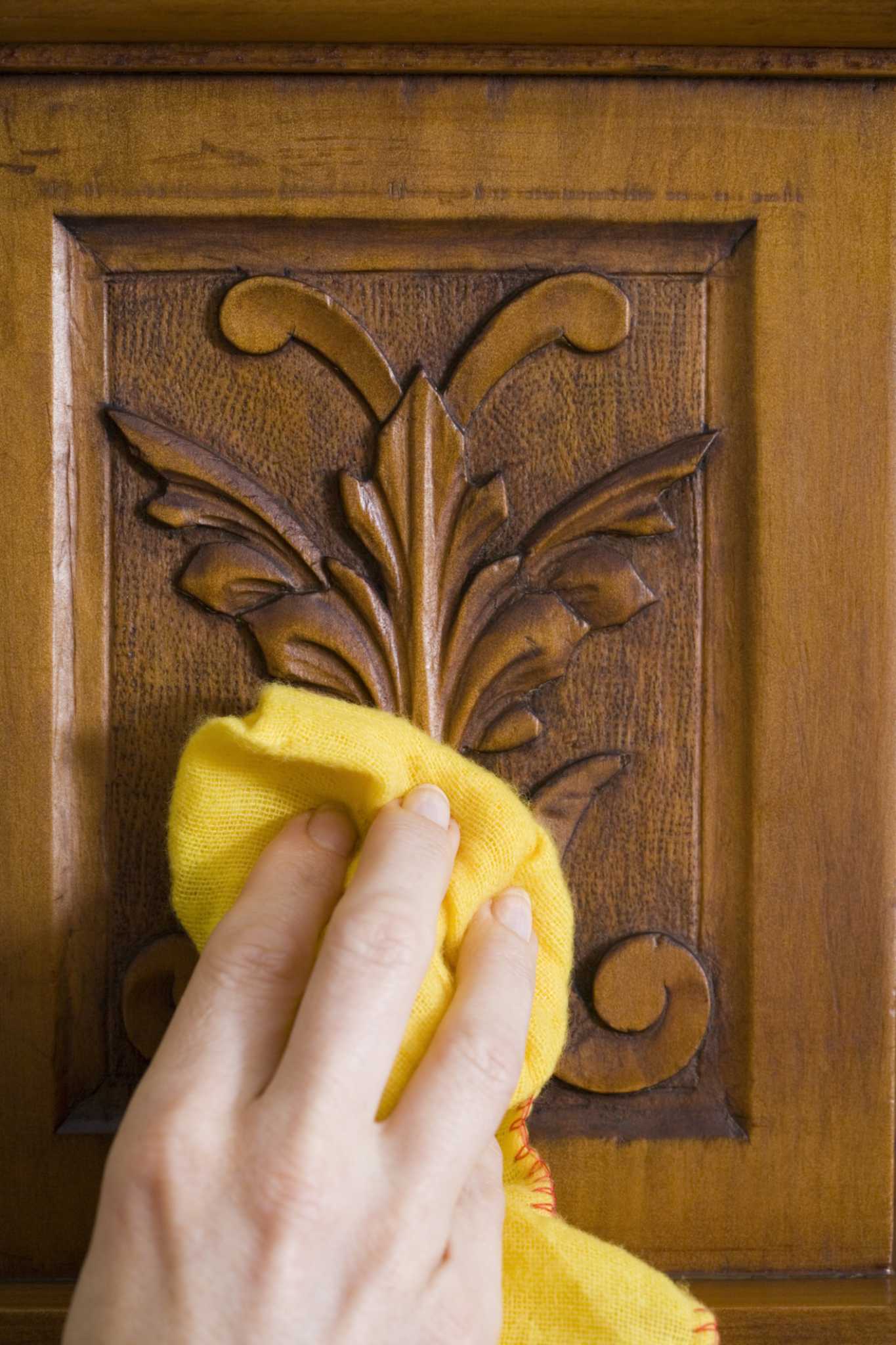 How to Strip Briwax From Wood