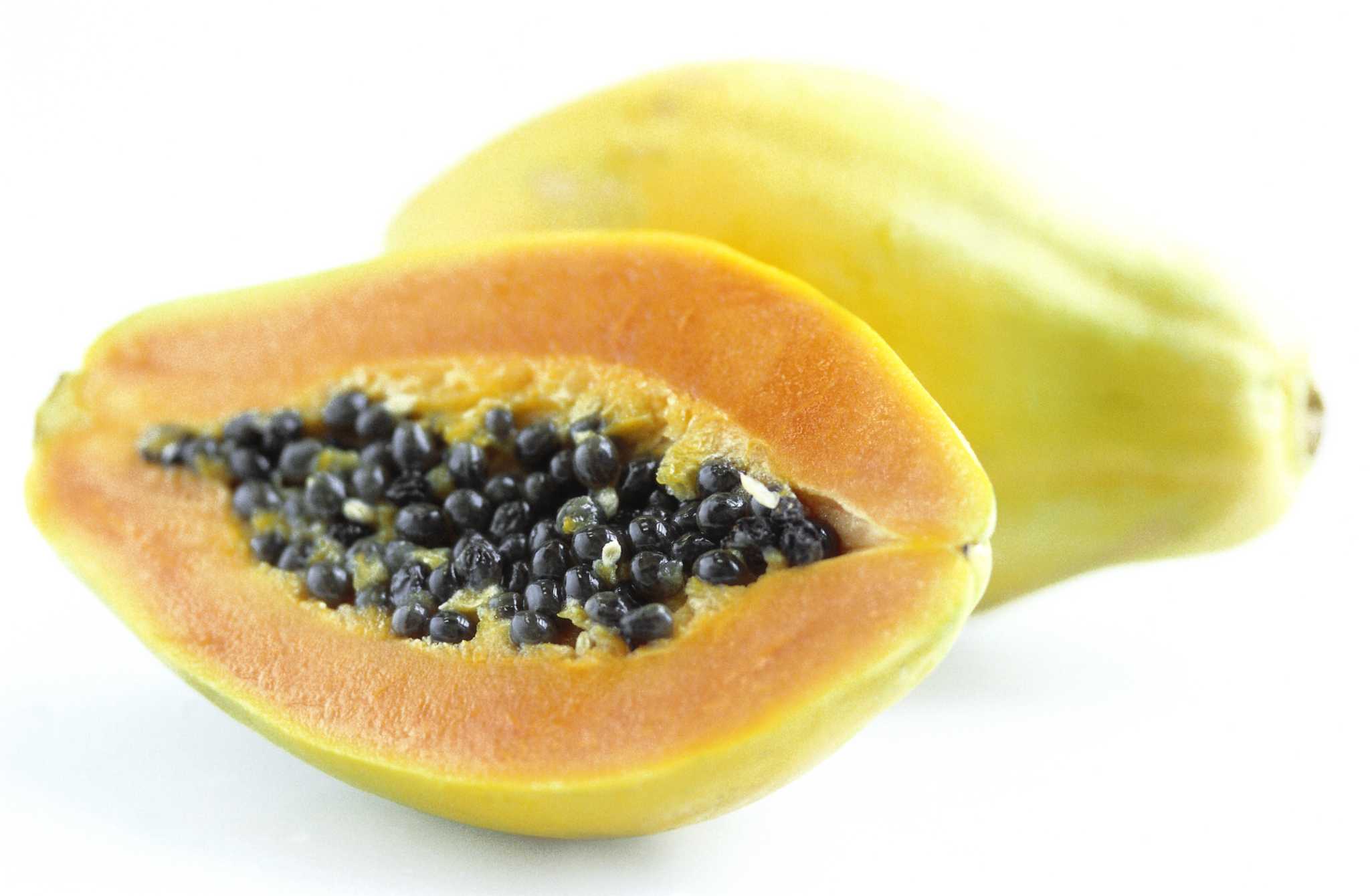How to Tell When Golden Papayas Are Ripe