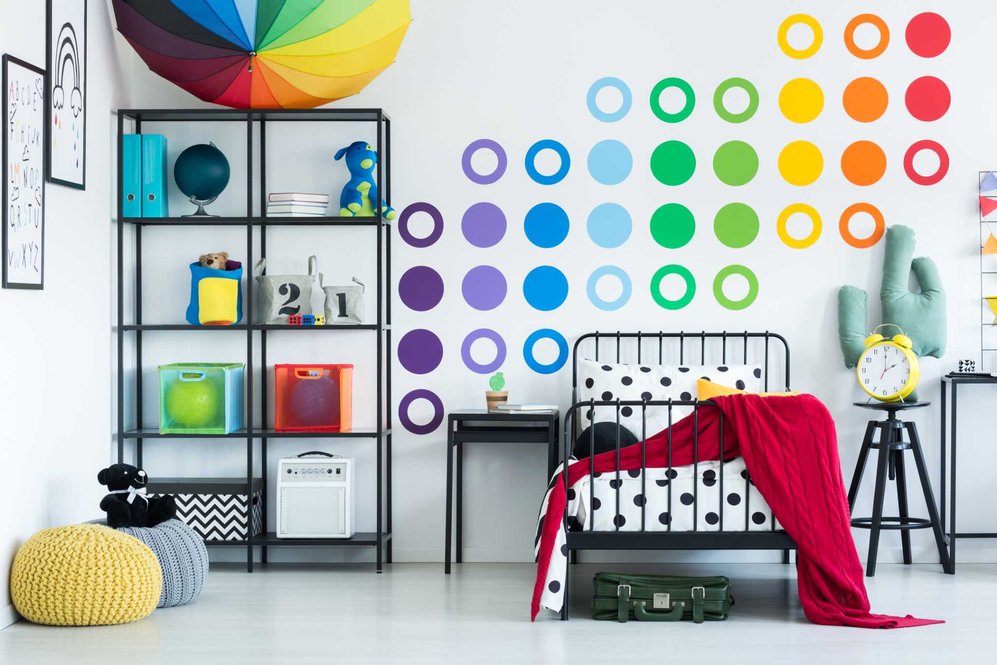 How to Take Off Adhesive Wall Stickers