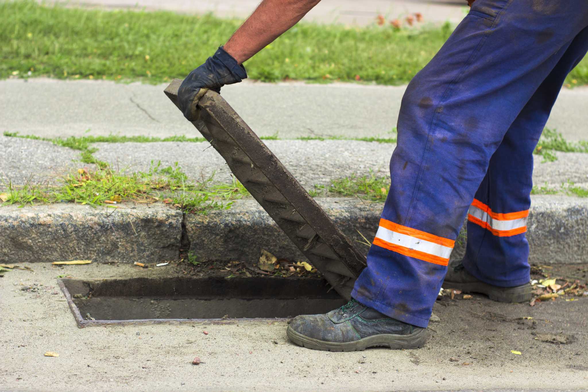 How to Find Out Where Sewer Lines Are Placed Outside a Home