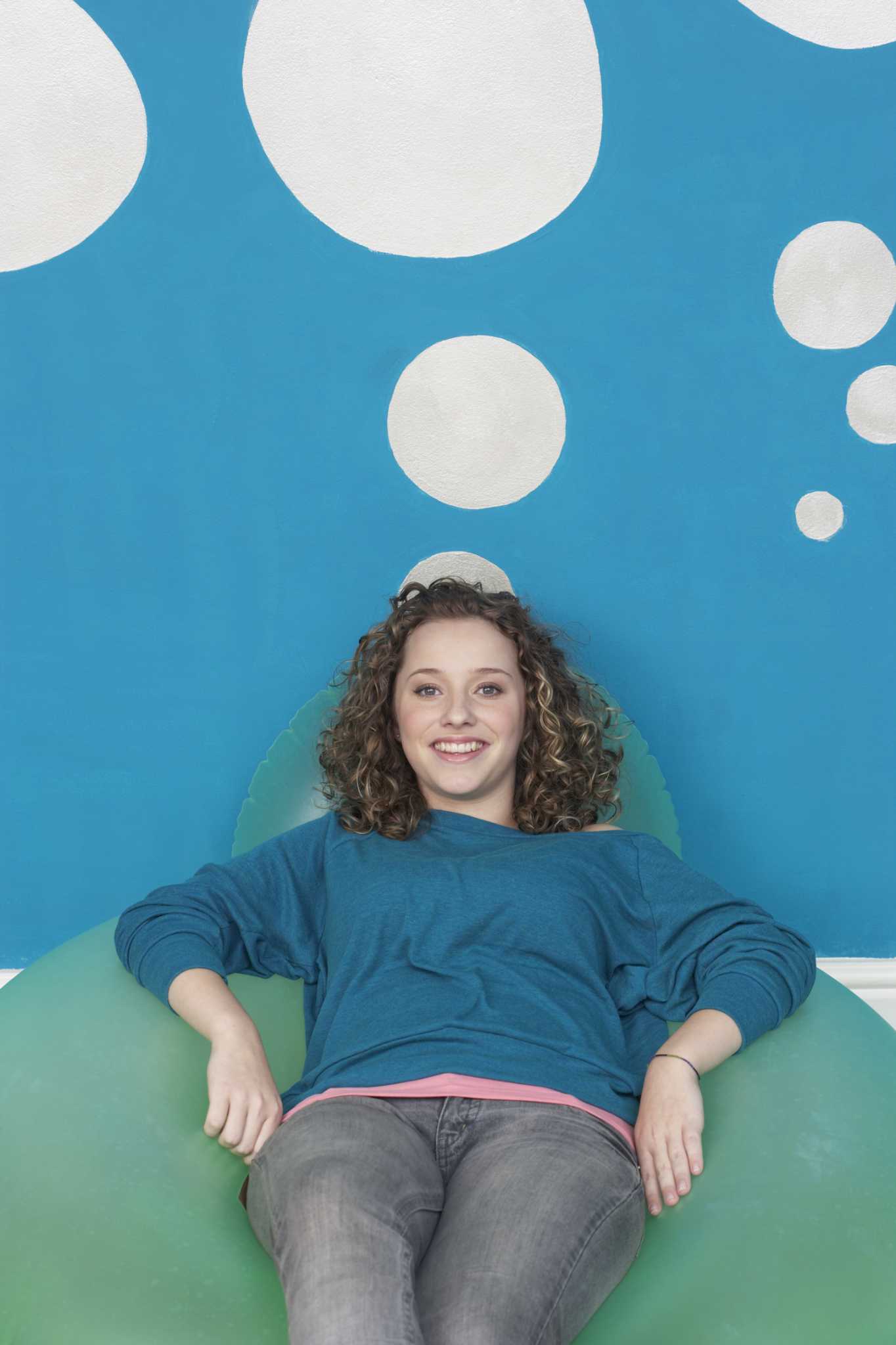 How to Paint Large Circles on Walls