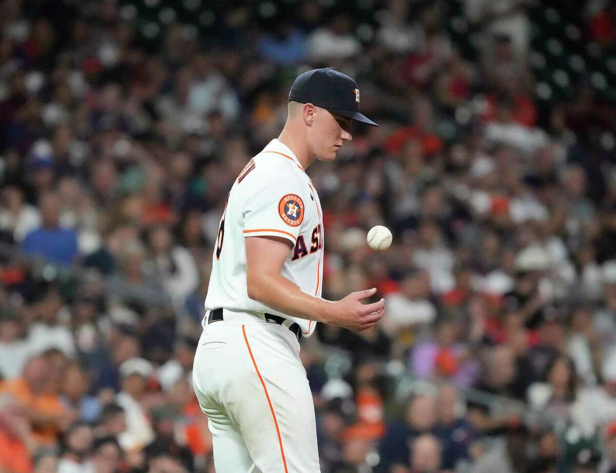 Houston Astros: Offense struggles to get hits in loss to Giants