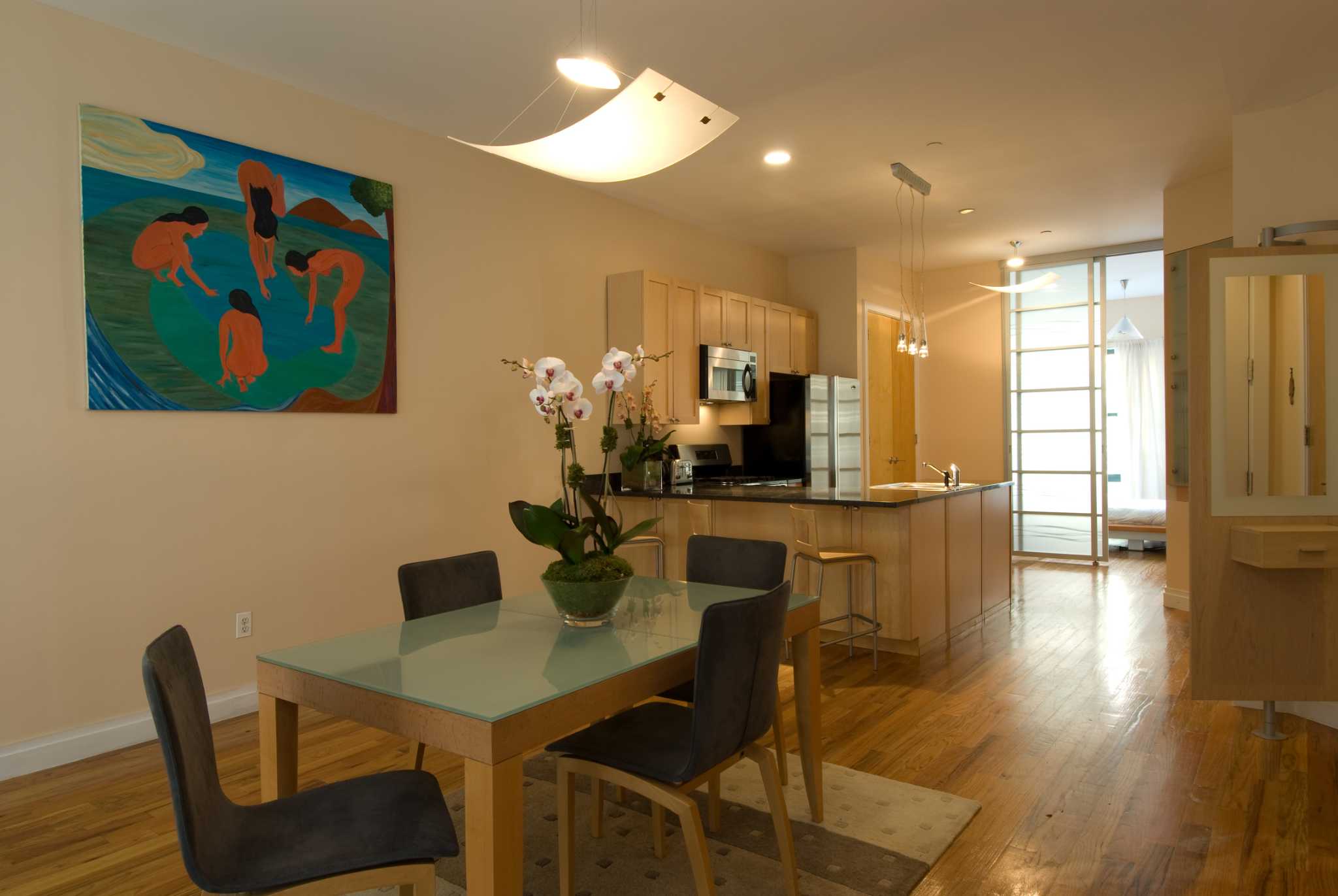 How to Paint a Varnished Table