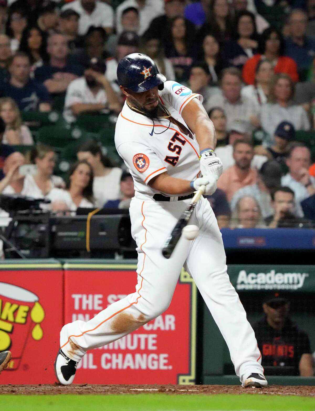 Giants' Conforto leaves after an inning because of a tight left