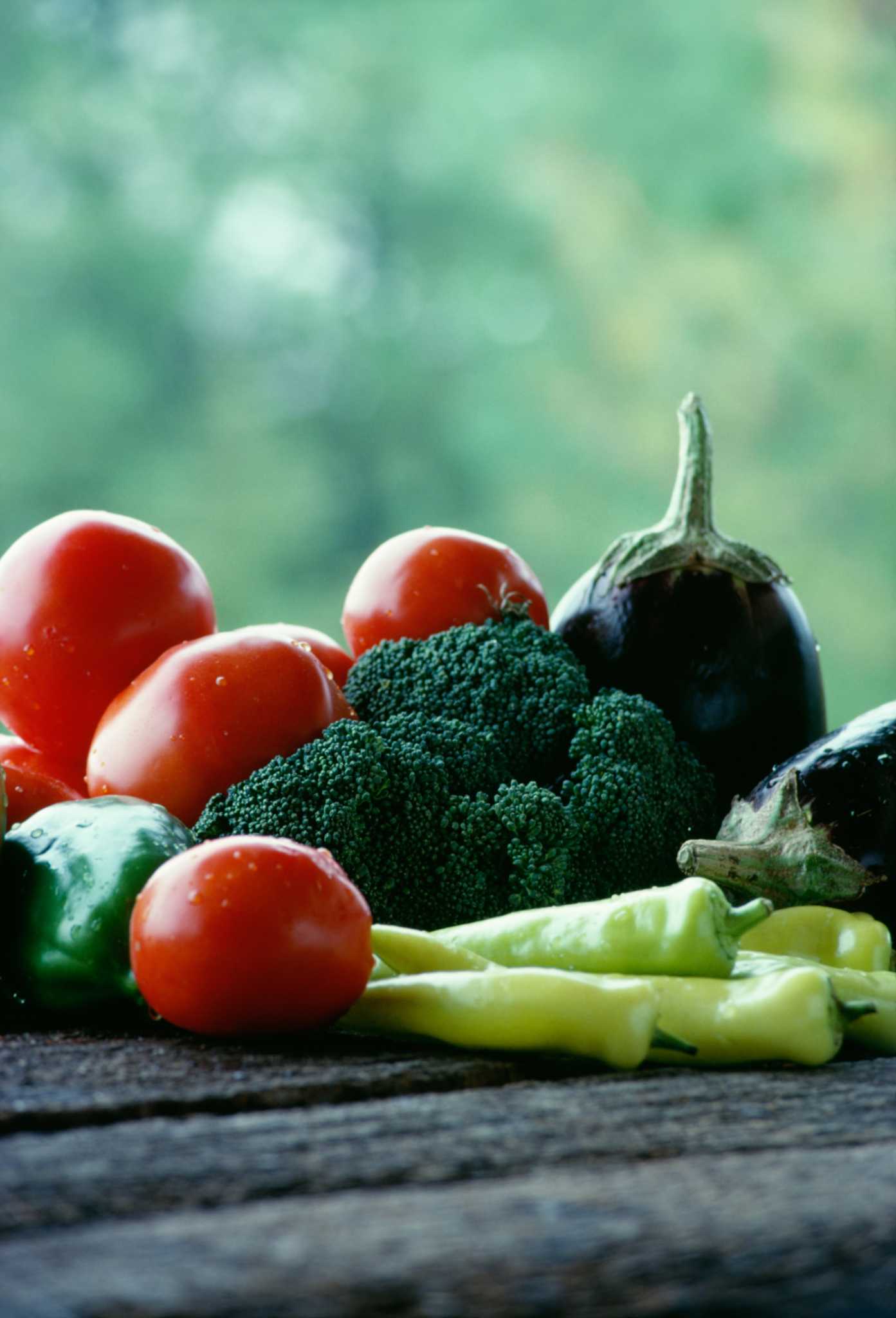 How to Plant Broccoli Near Tomatoes