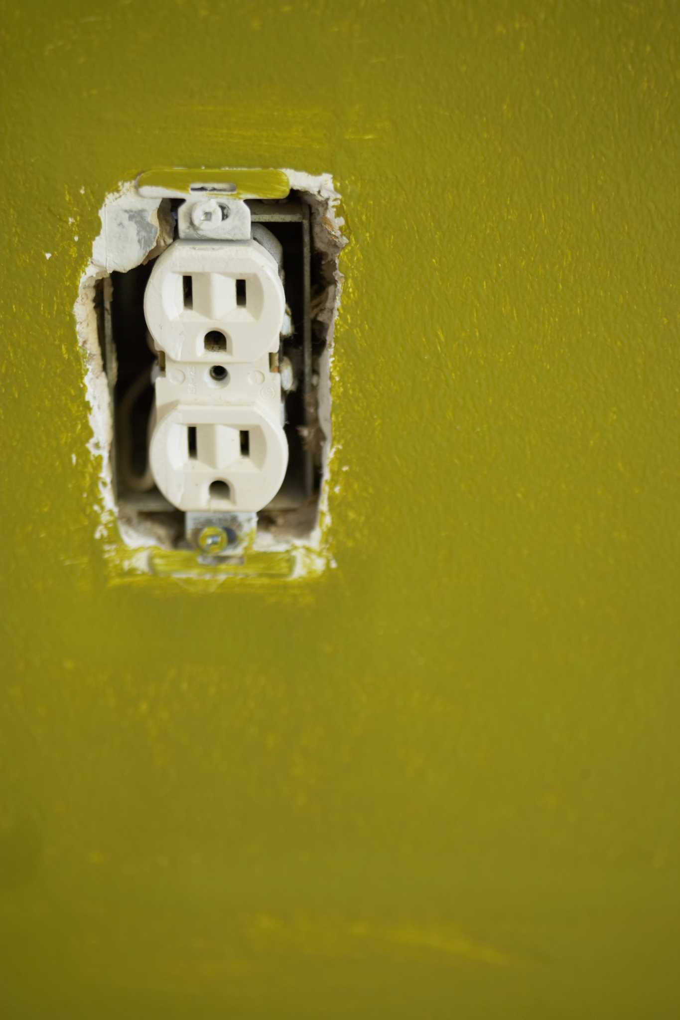 How to Prepare & Paint Metal Outside Doors