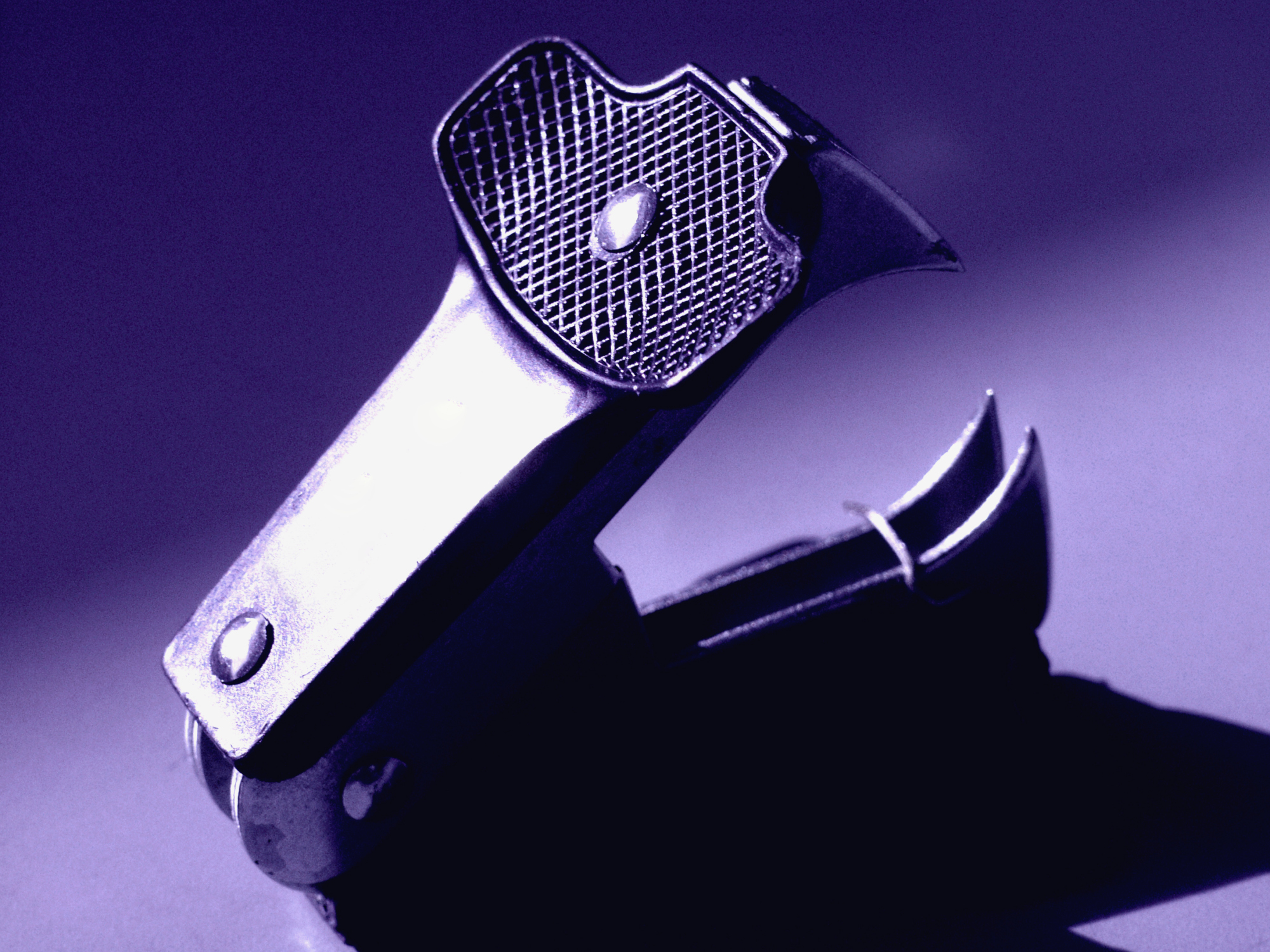 The Best Ways to Remove Fabric From the Sofa When Reupholstering