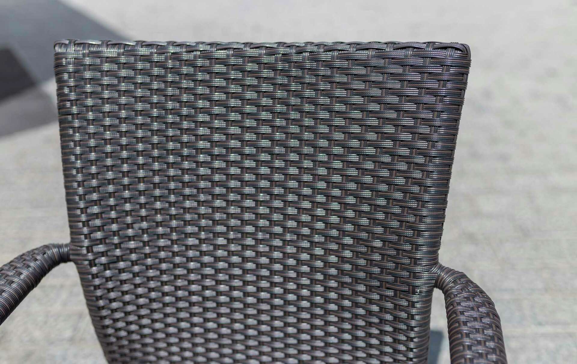 How to Protect Wicker Furniture With Polyurethane