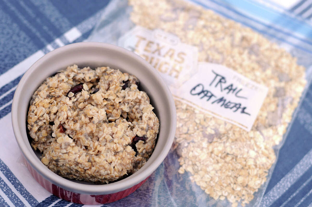 Miranda Lambert cooks an omelet in a freezer bag, but should you?