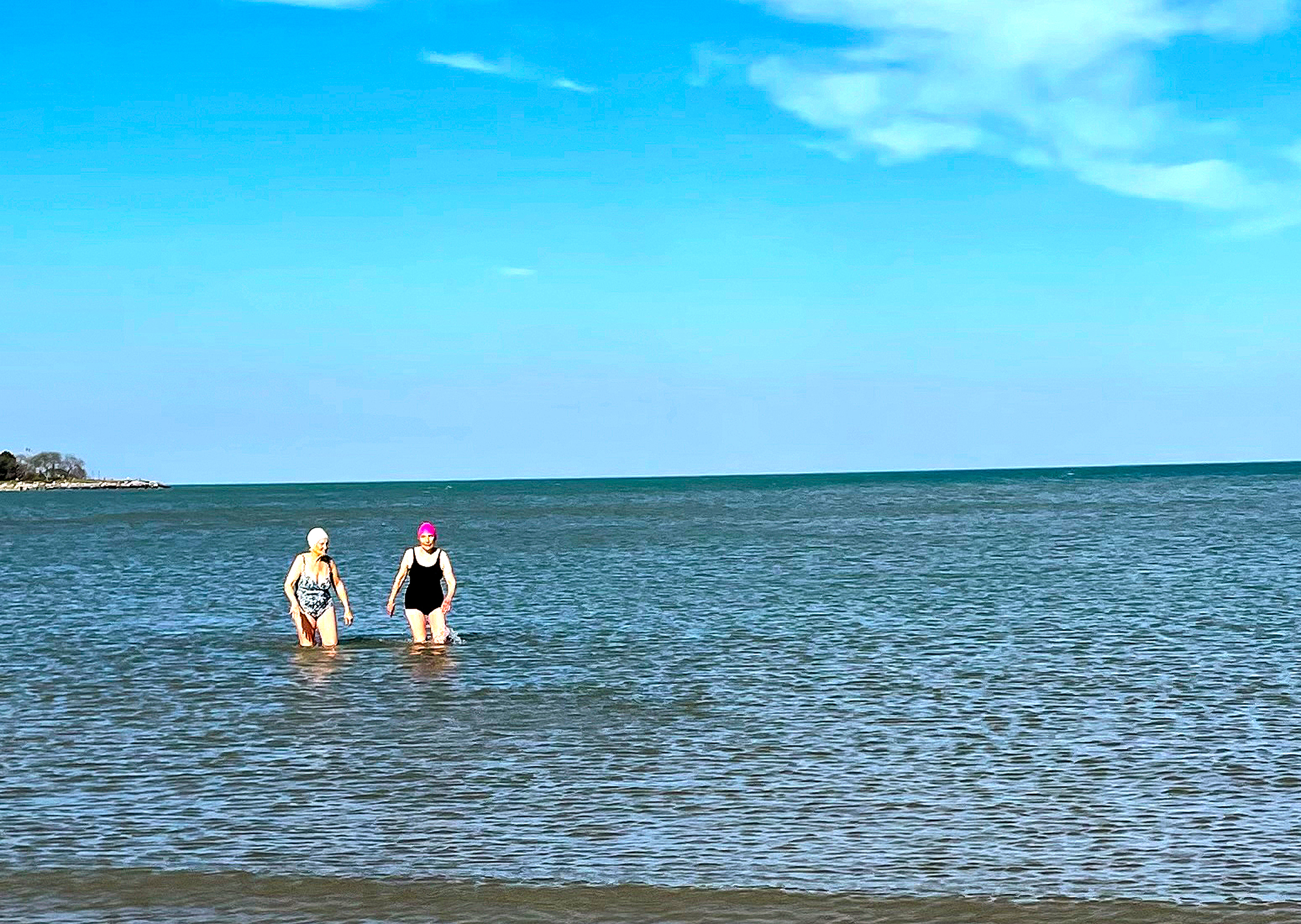 Chills and chops call open-water swimmers - Vimarsana News
