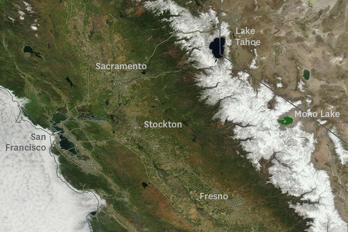 4月27日，美国宇航局的Terra卫星拍摄了内华达山脉积雪的照片。