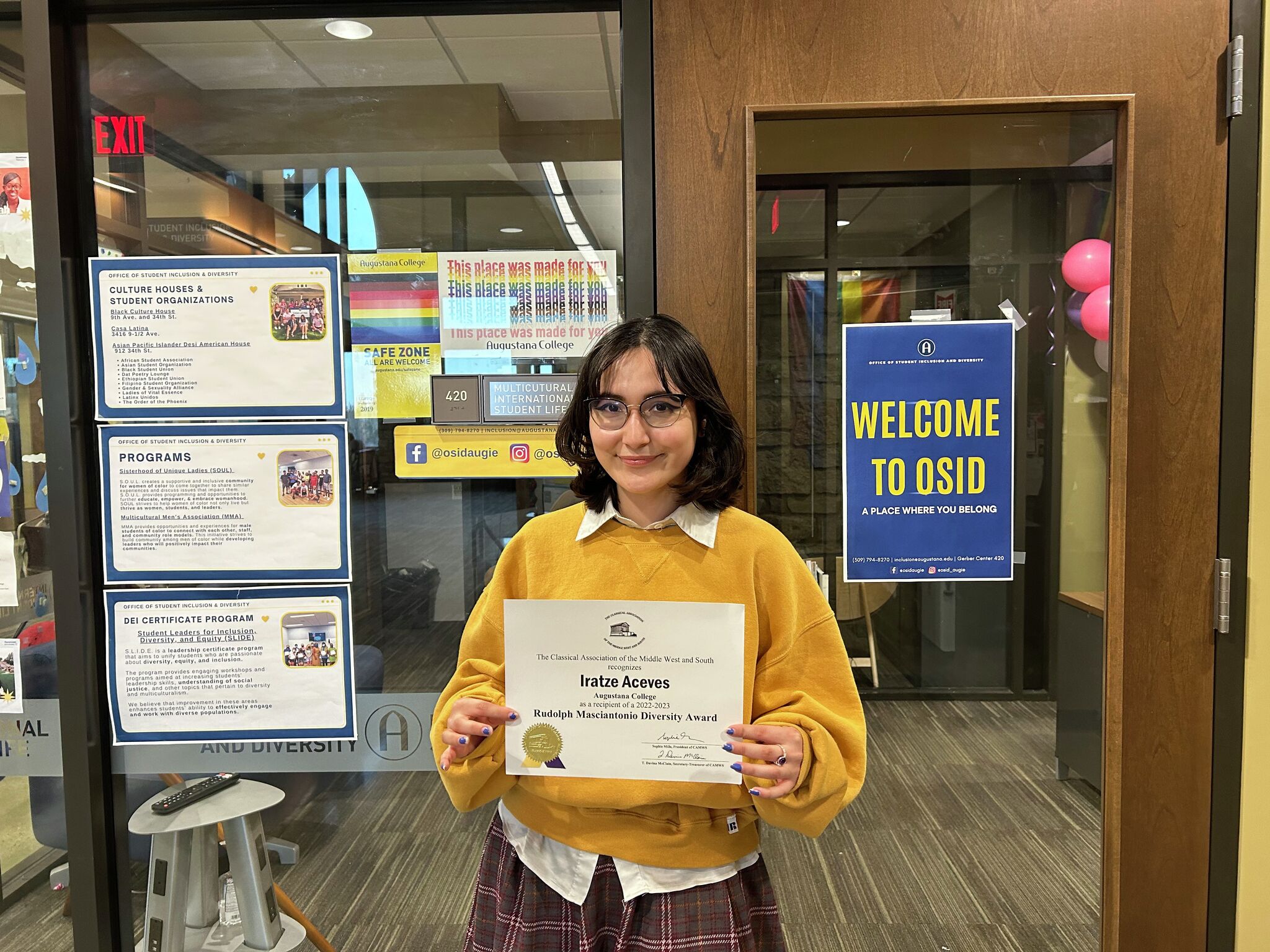Augustana sophomore from Beardstown wins diversity award - Vimarsana News