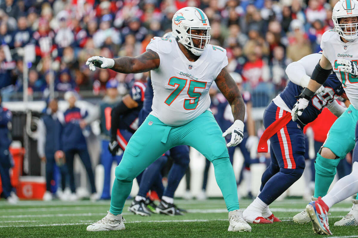 Miami Dolphins offensive tackle Greg Little eyes an incoming