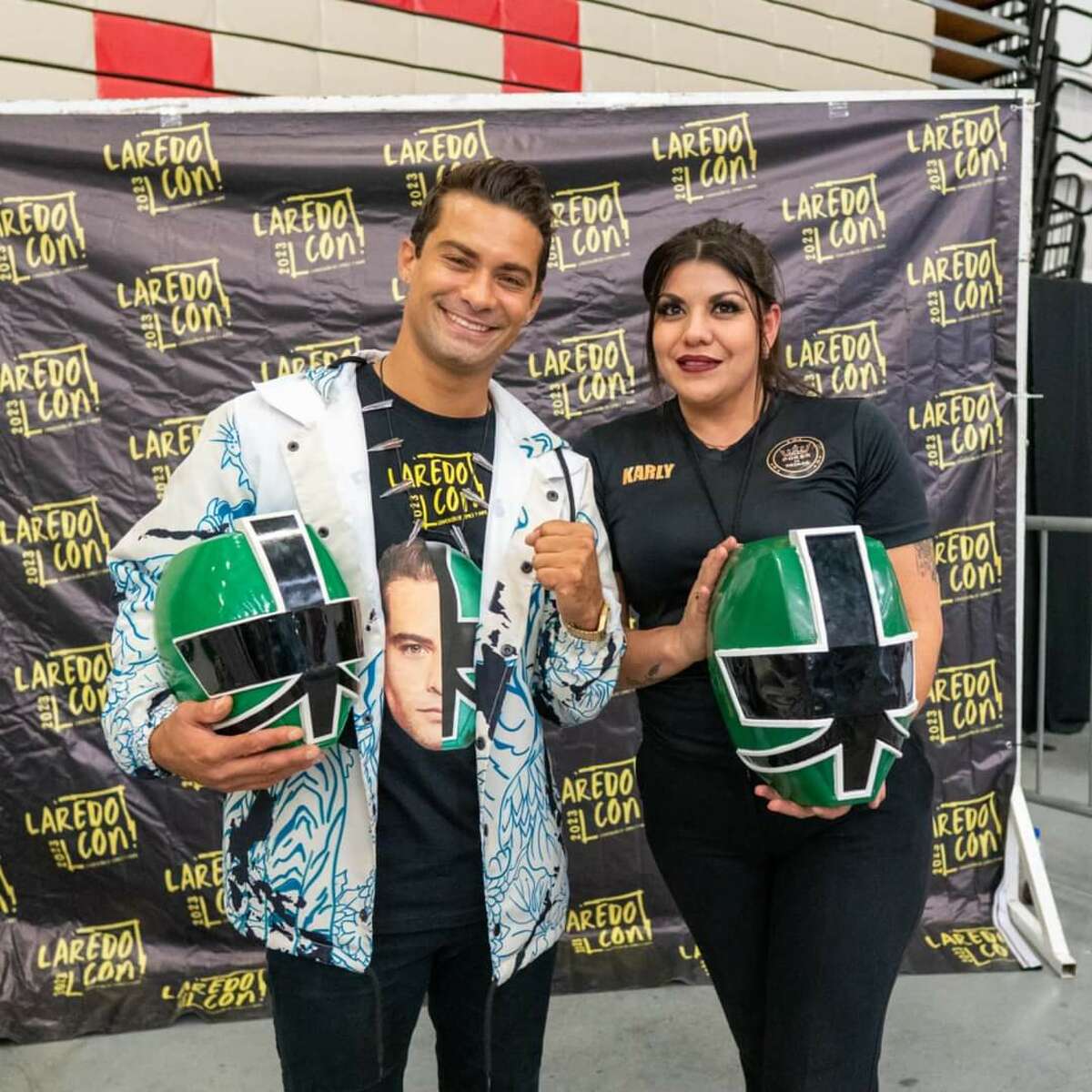 Laredo Con is a convention held in Nuevo Laredo that helps present various artists from the international film and television scene. Prior to this announcement, Laredo Con presented Nuevo Laredoans with the meet and greet with Hector David Jr., who played the green Power Ranger in the show “Power Rangers Samurai”, in their first-ever type of event done in the city.