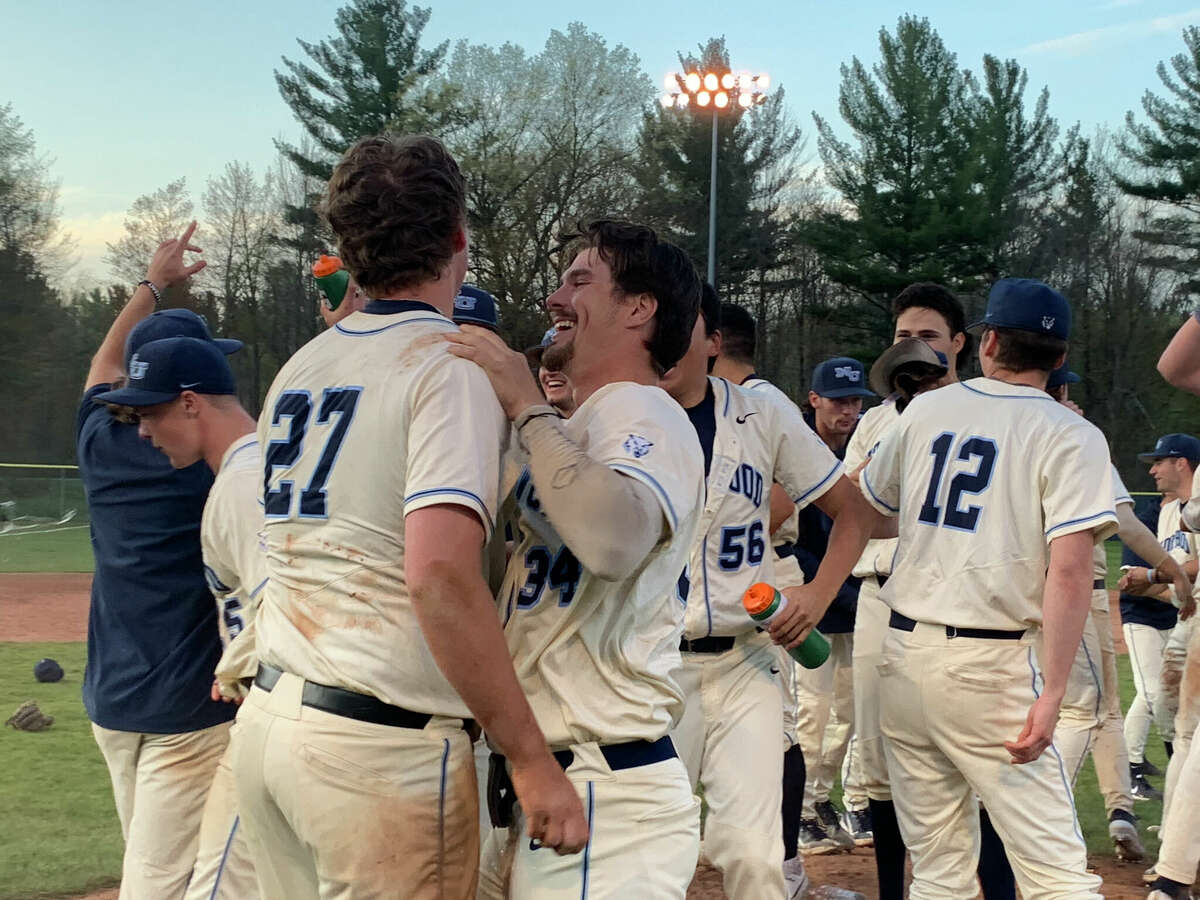 Champions! T'wolves earn 1st conference title since 2018