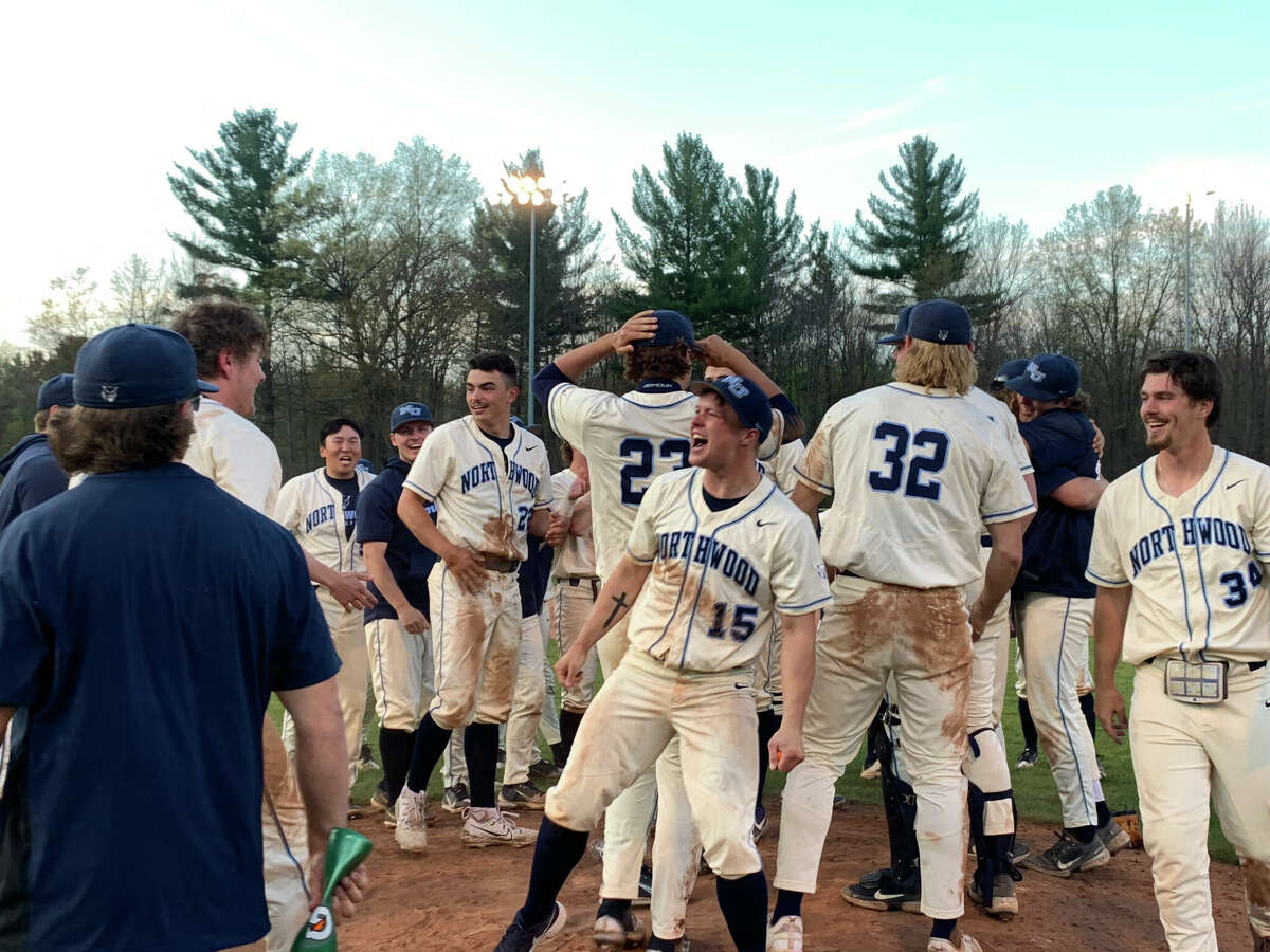 Champions! T'wolves earn 1st conference title since 2018