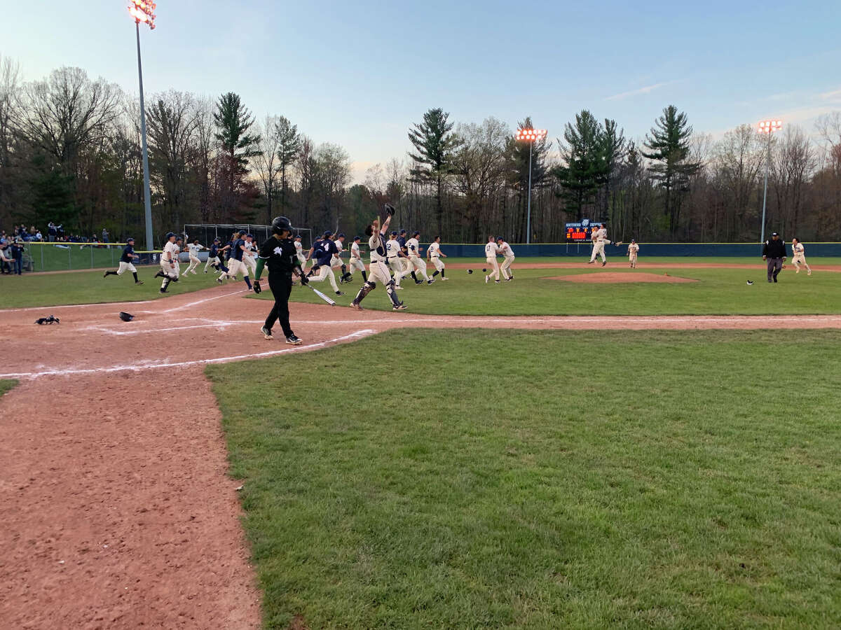 Champions! T'wolves earn 1st conference title since 2018