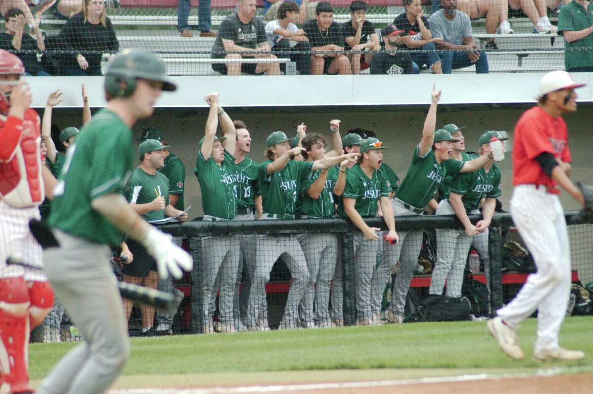 Strake Jesuit edges Clear Brook in baseball playoff opener
