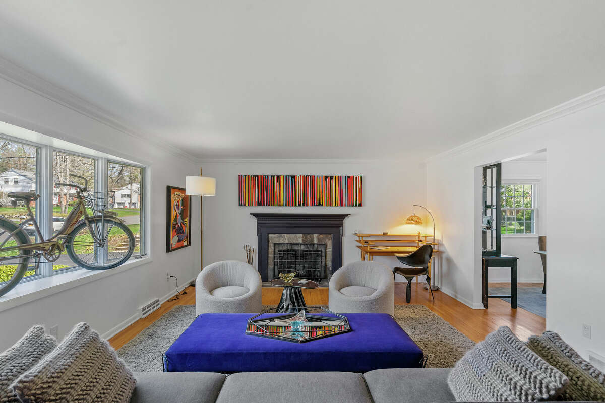 Glenville splitlevel ranch with 4 bedrooms for sale under 400,000