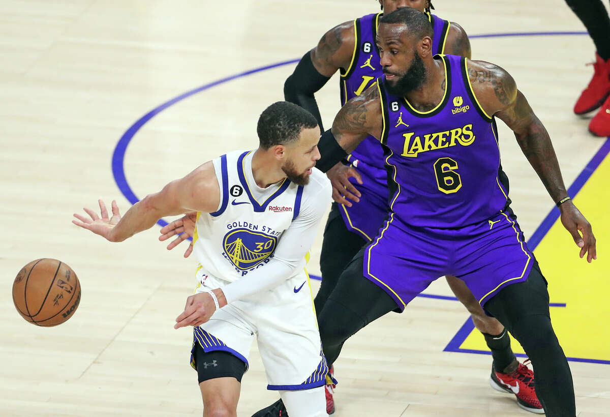 Lakers Drop Preseason Opener to Warriors