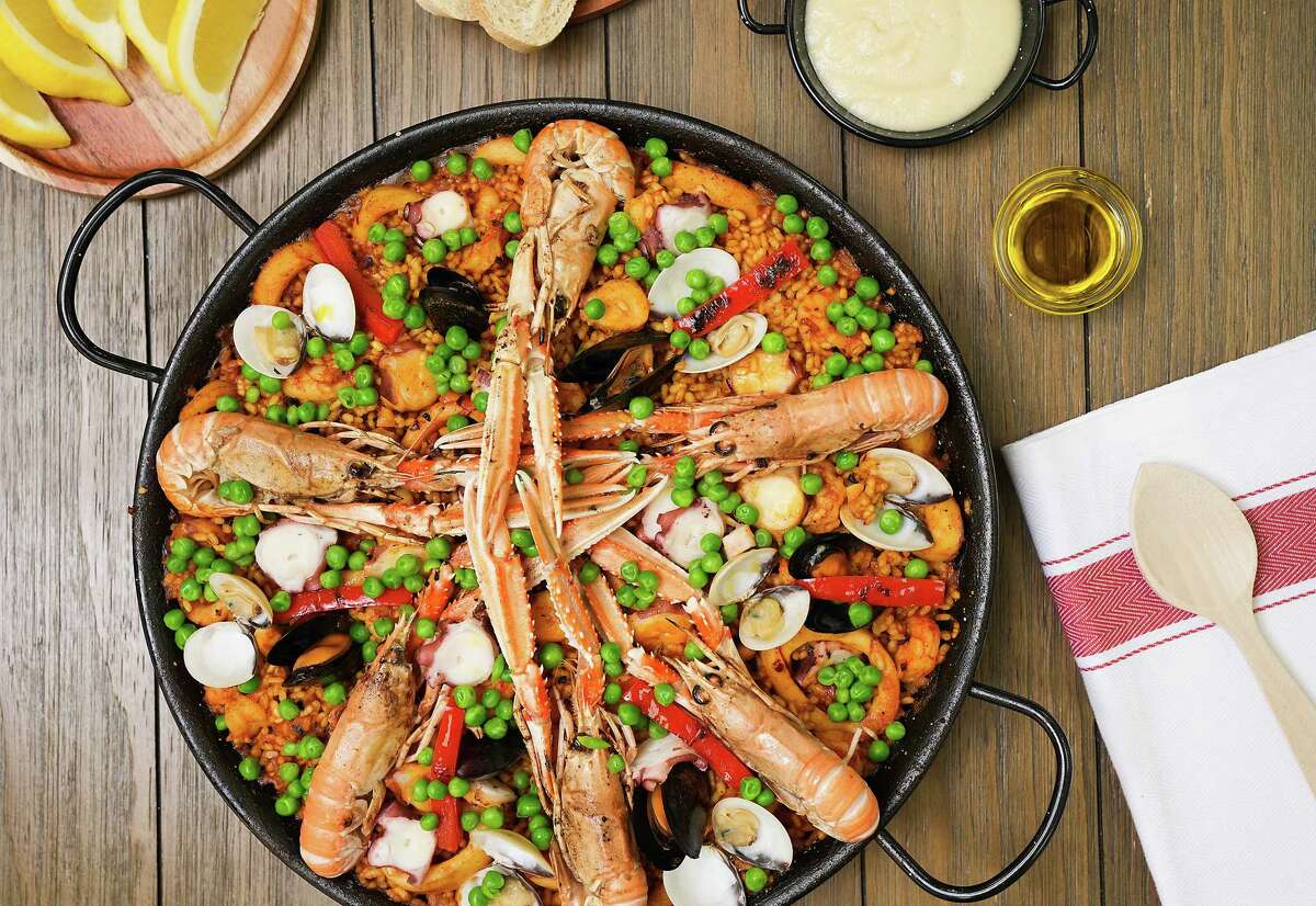 How to make the perfect Spanish paella, in honor of Queen Sofia