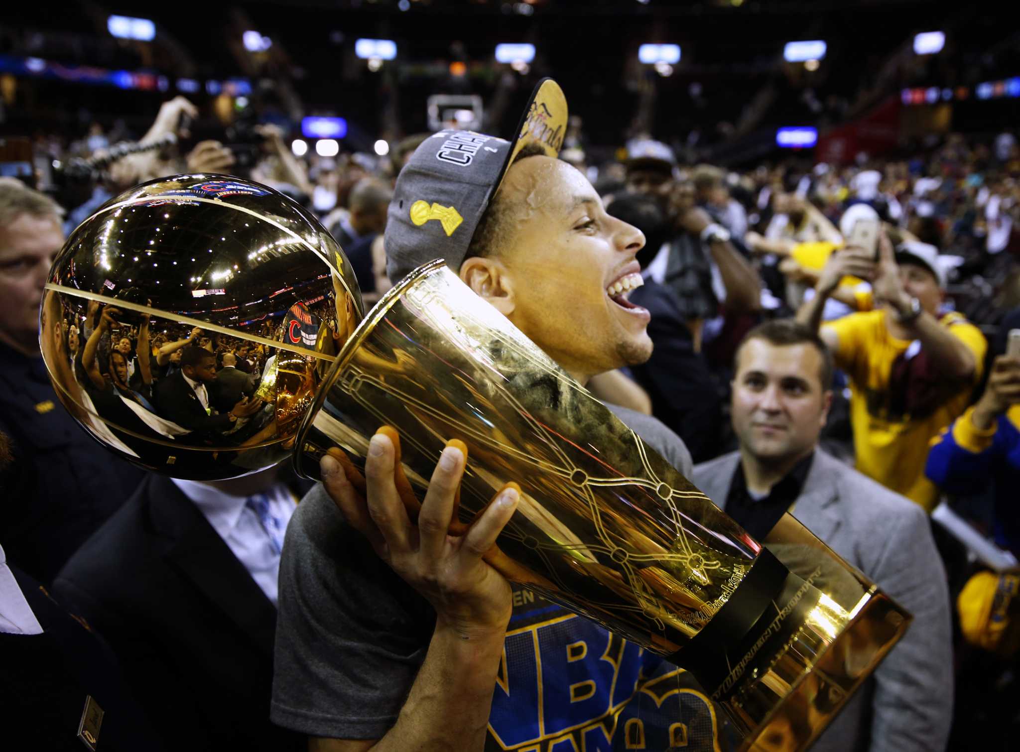 What it's like to photograph the Warriors playoffs